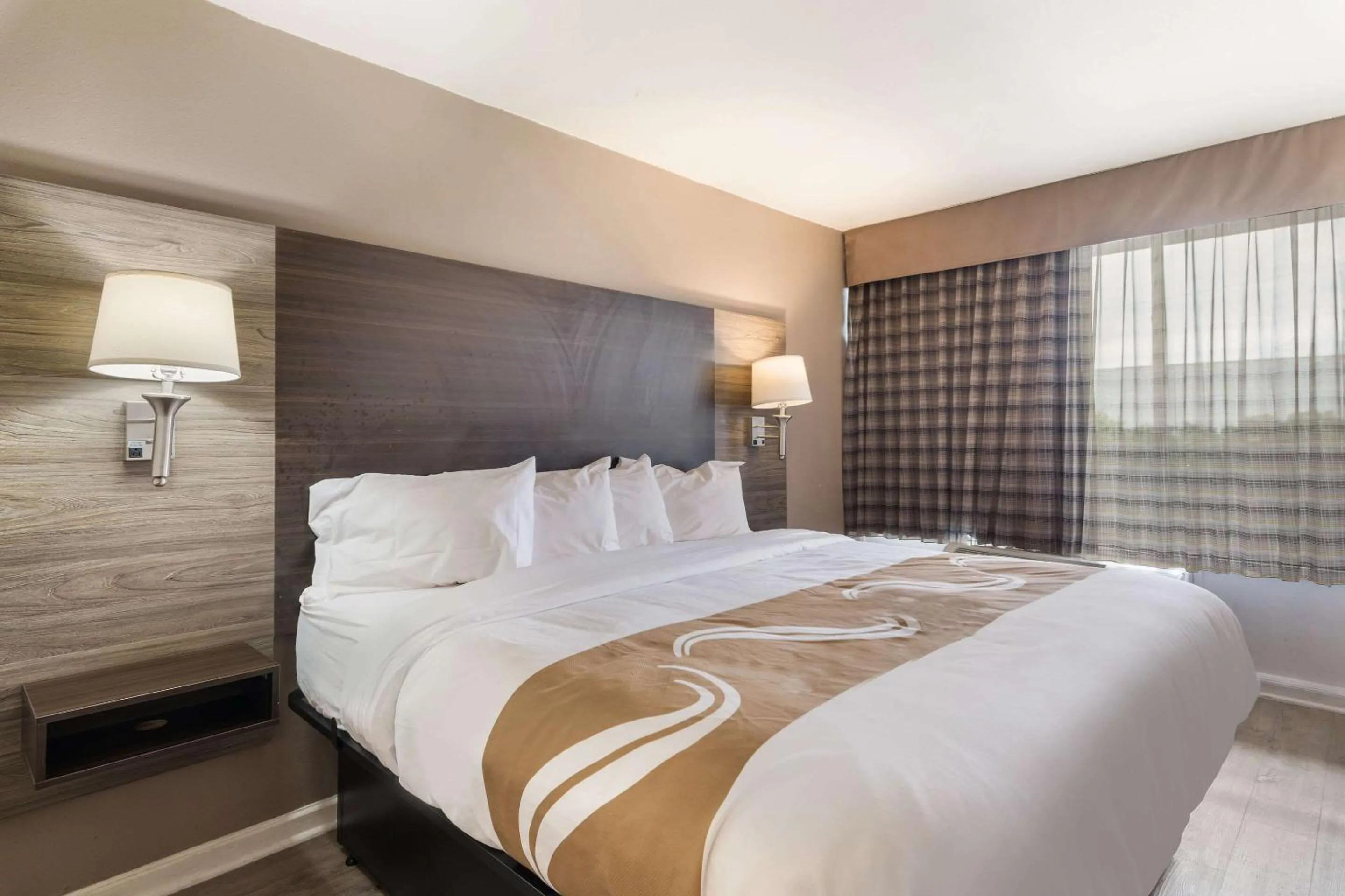 Bedroom, Bed in Quality Inn