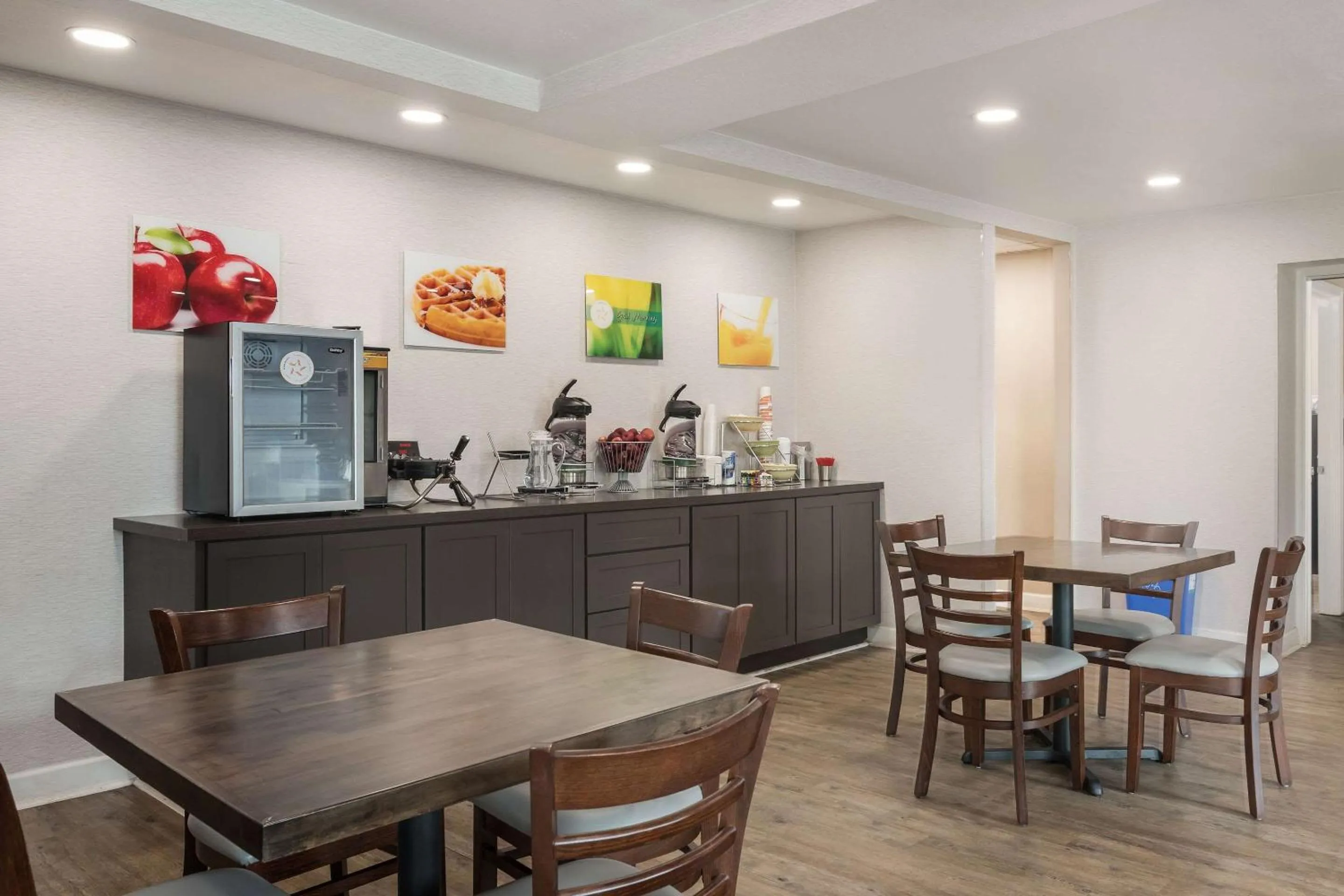 Breakfast in Quality Inn