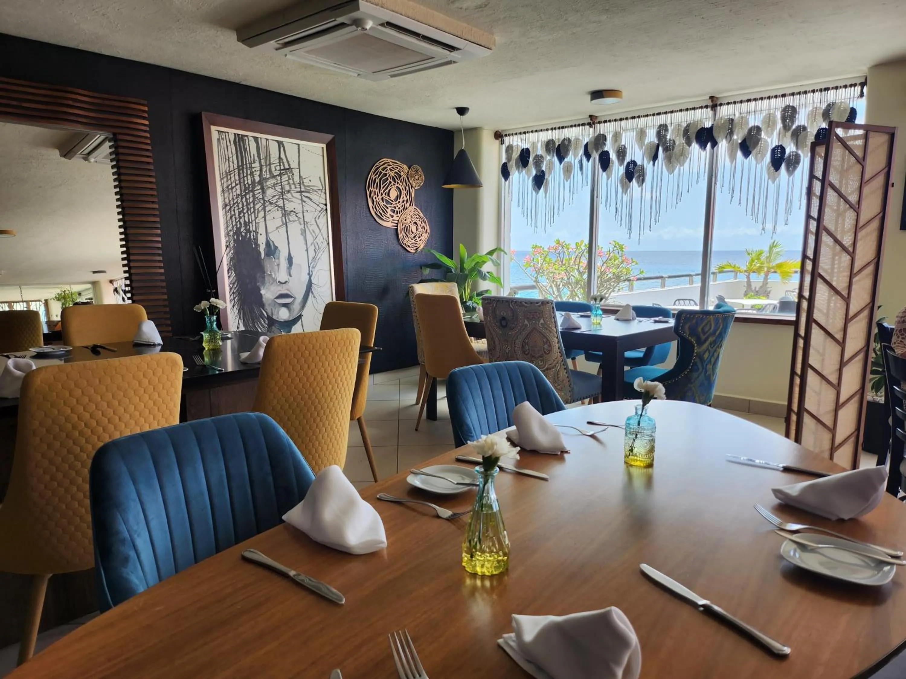 Restaurant/places to eat in Coral Princess Hotel & Dive Resort