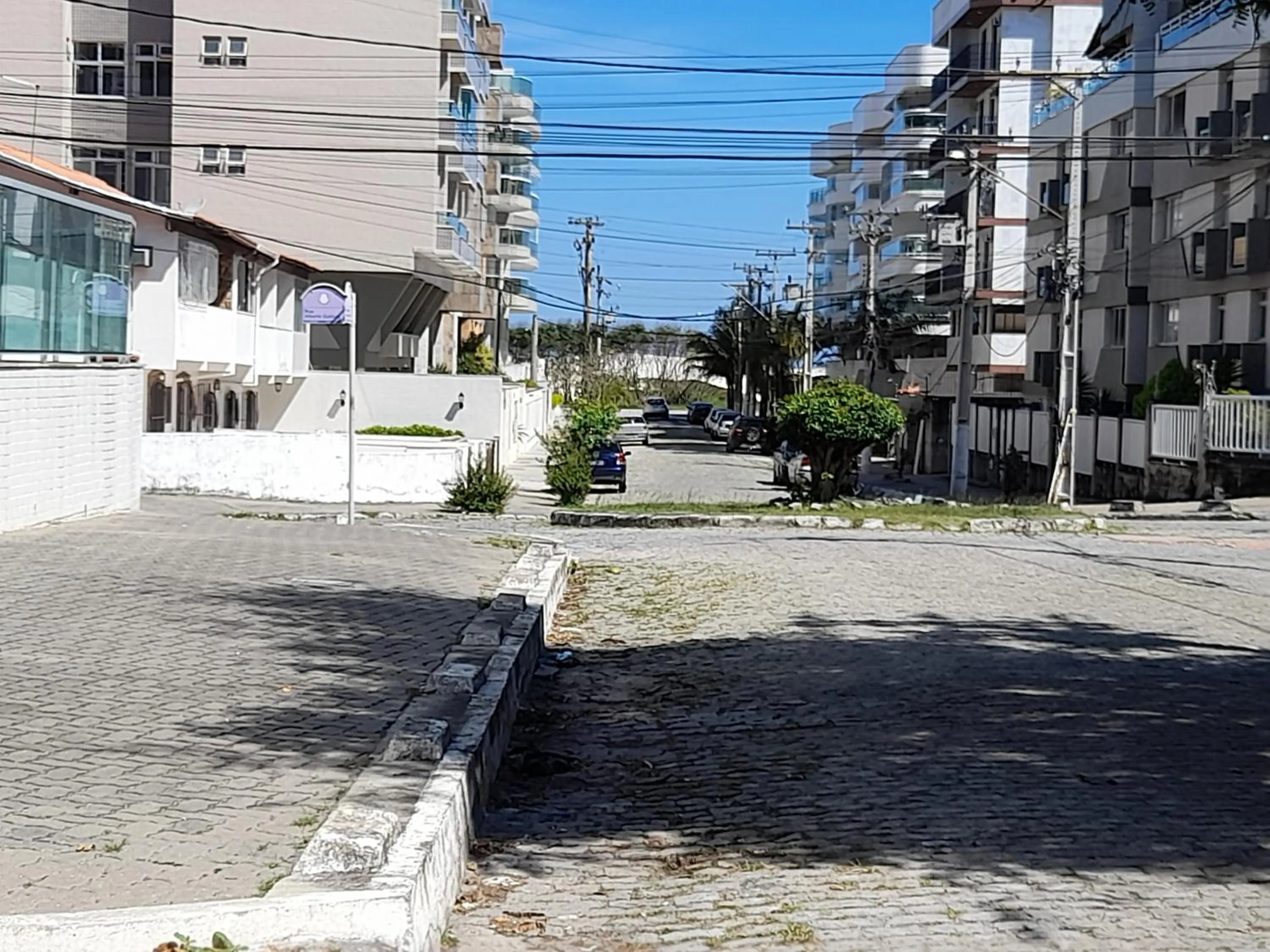 Street view in CASA a 3 MIN a PÉ da PRAIA DO FORTE - CHURRASQUEIRA - WI FI