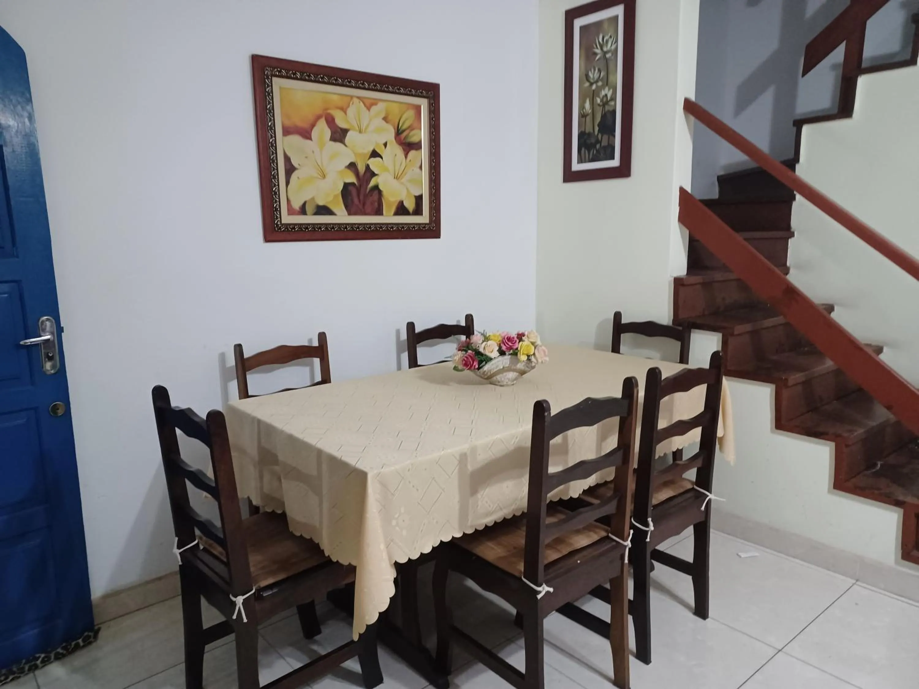 Dining area in CASA a 3 MIN a PÉ da PRAIA DO FORTE - CHURRASQUEIRA - WI FI