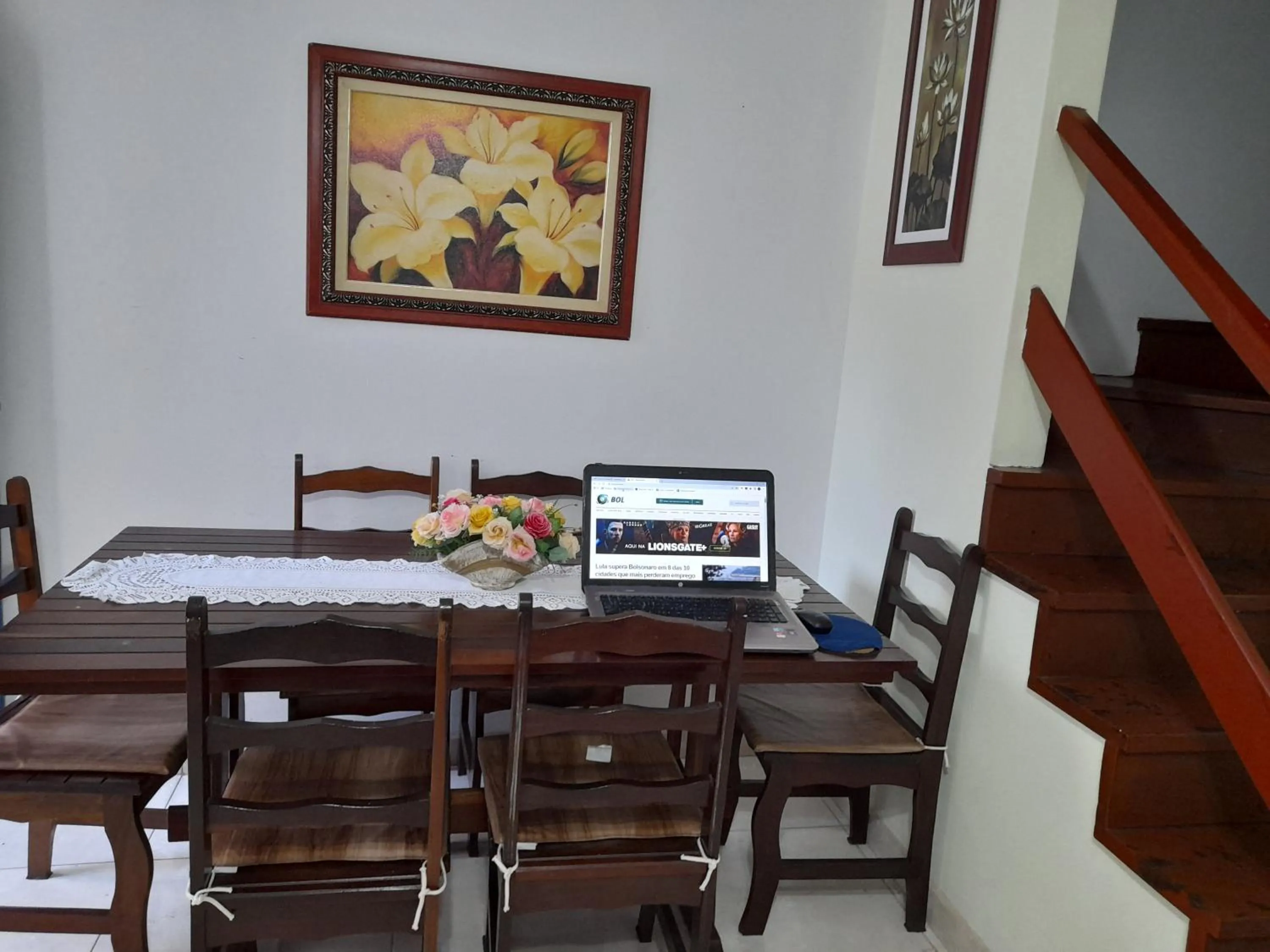 Dining area in CASA a 3 MIN a PÉ da PRAIA DO FORTE - CHURRASQUEIRA - WI FI