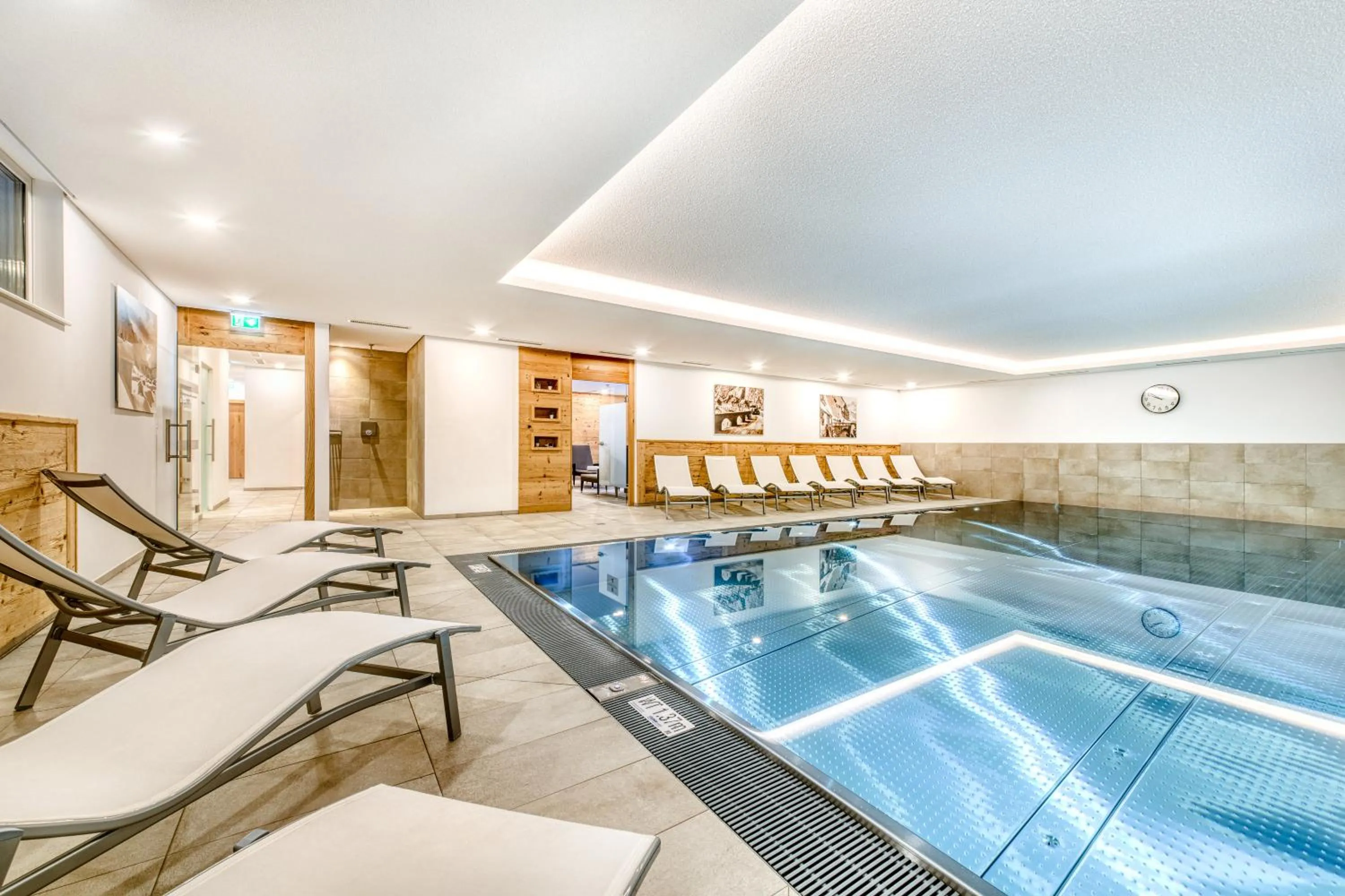Swimming pool in Arlberg Chalets