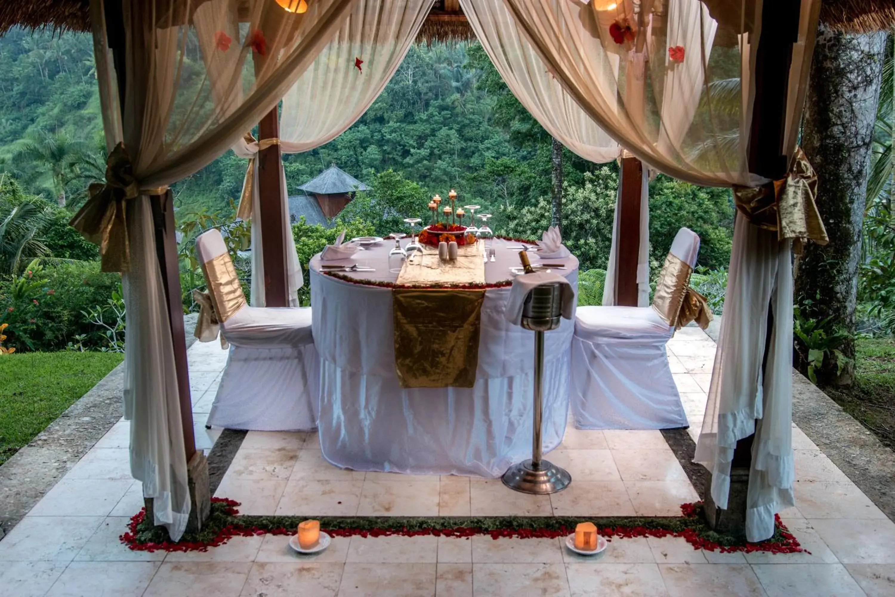 Restaurant/places to eat in The Payogan Villa Resort and Spa Restaurant/places to eat in The Payogan Villa Resort and Spa