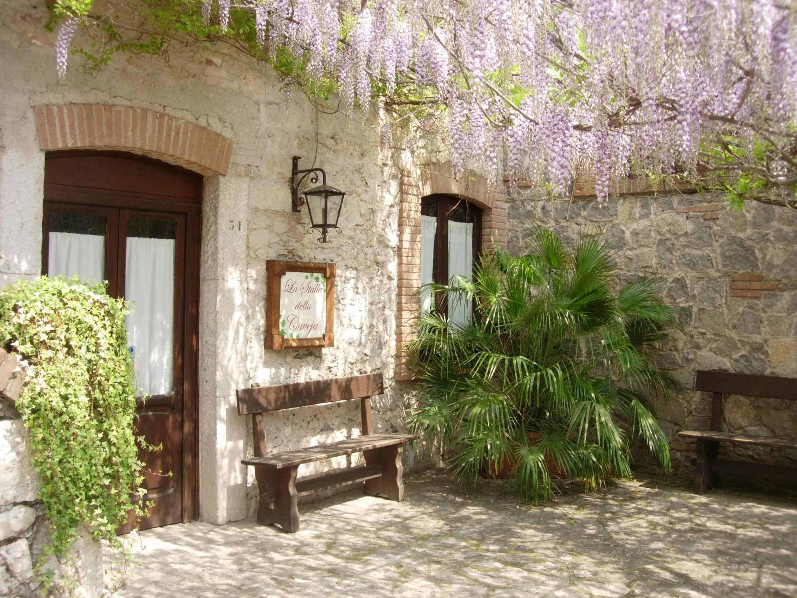 Restaurant/places to eat in La Caveja