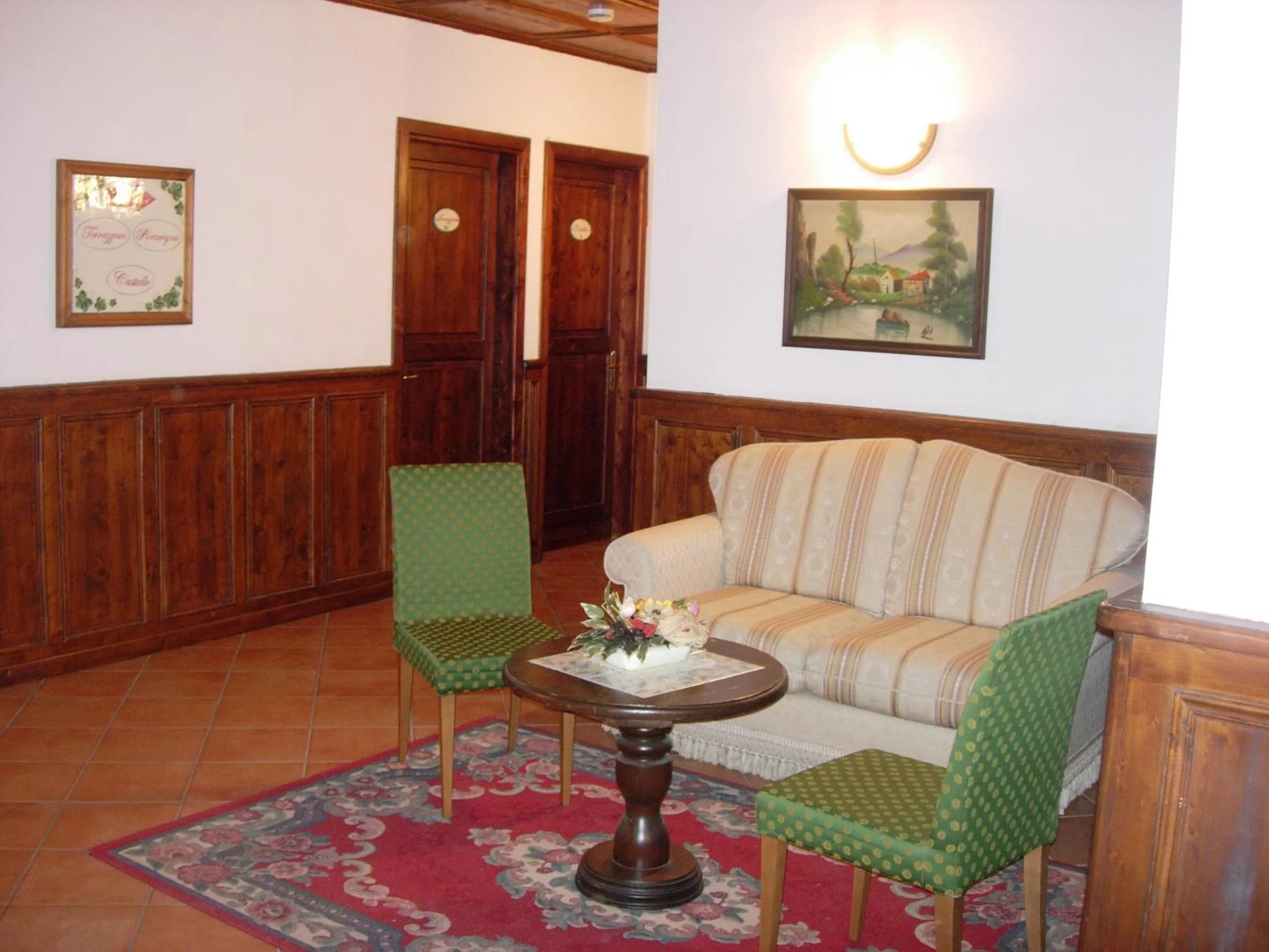 Communal lounge/ TV room in La Caveja