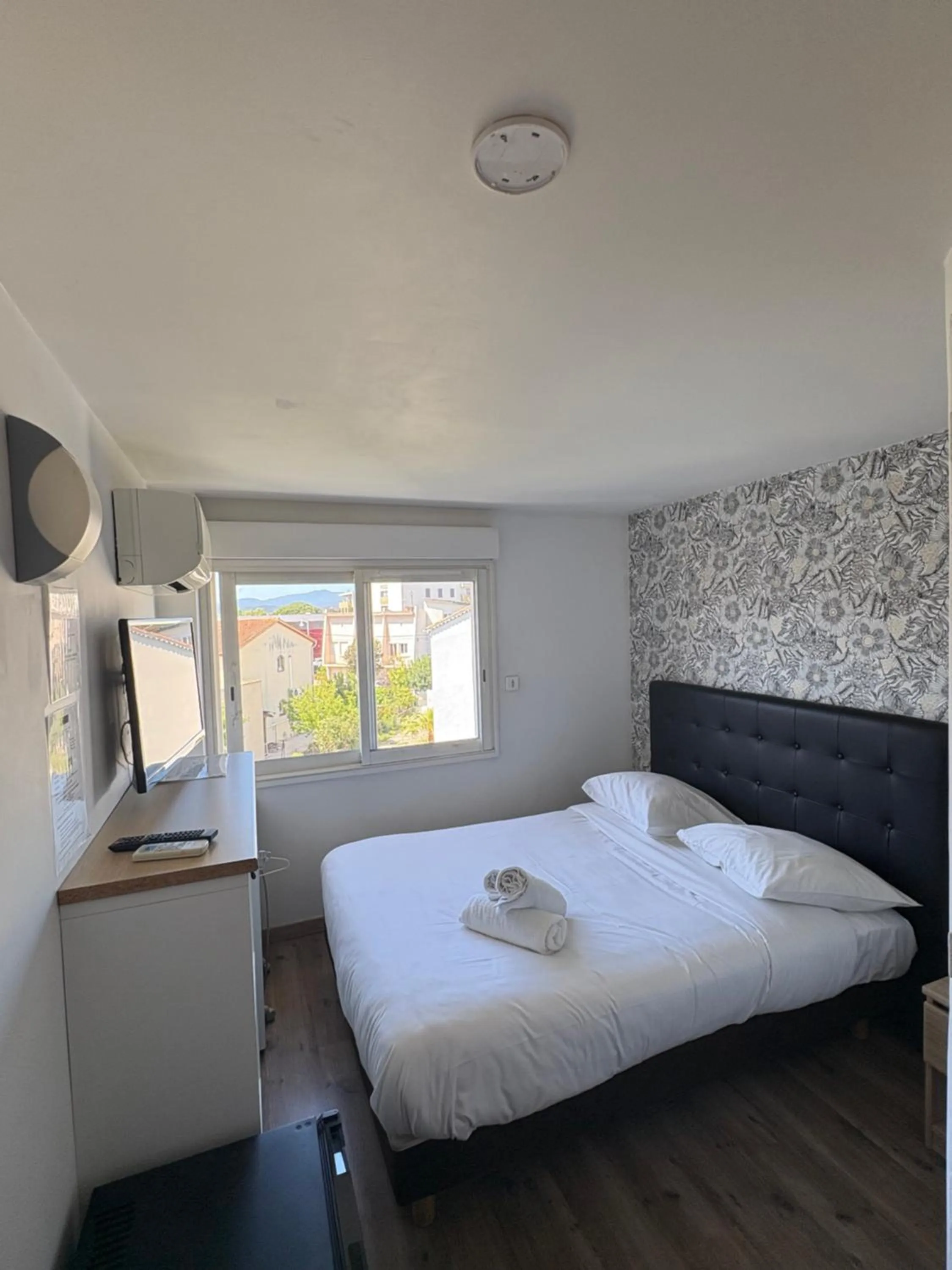 Bed in Hotel Sable Et Soleil - Port, Plage & Jacuzzi privé