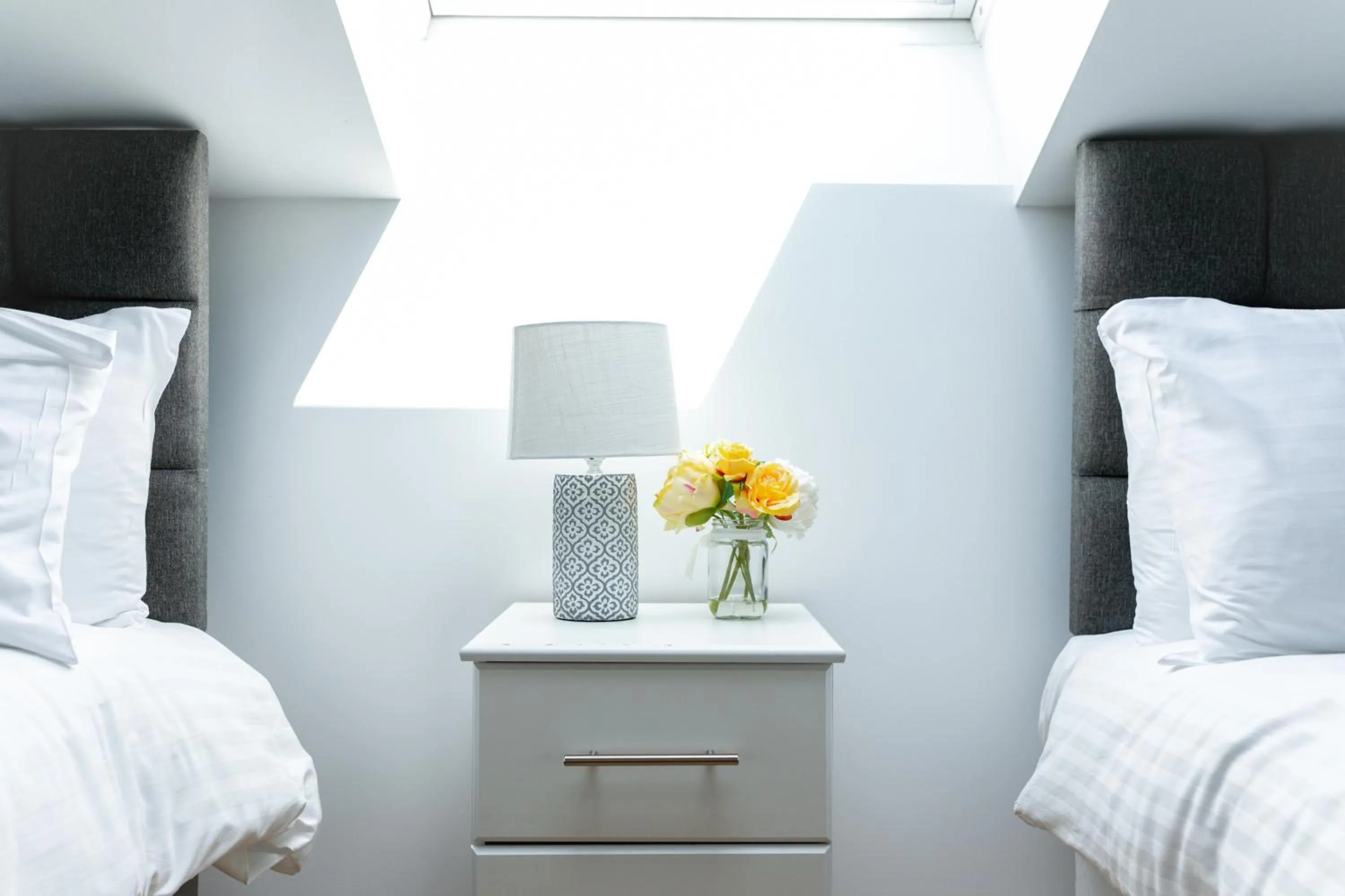 Bed in Skyvillion - COZY APARTMENTS in Enfield Town With Free Parking & Wifi