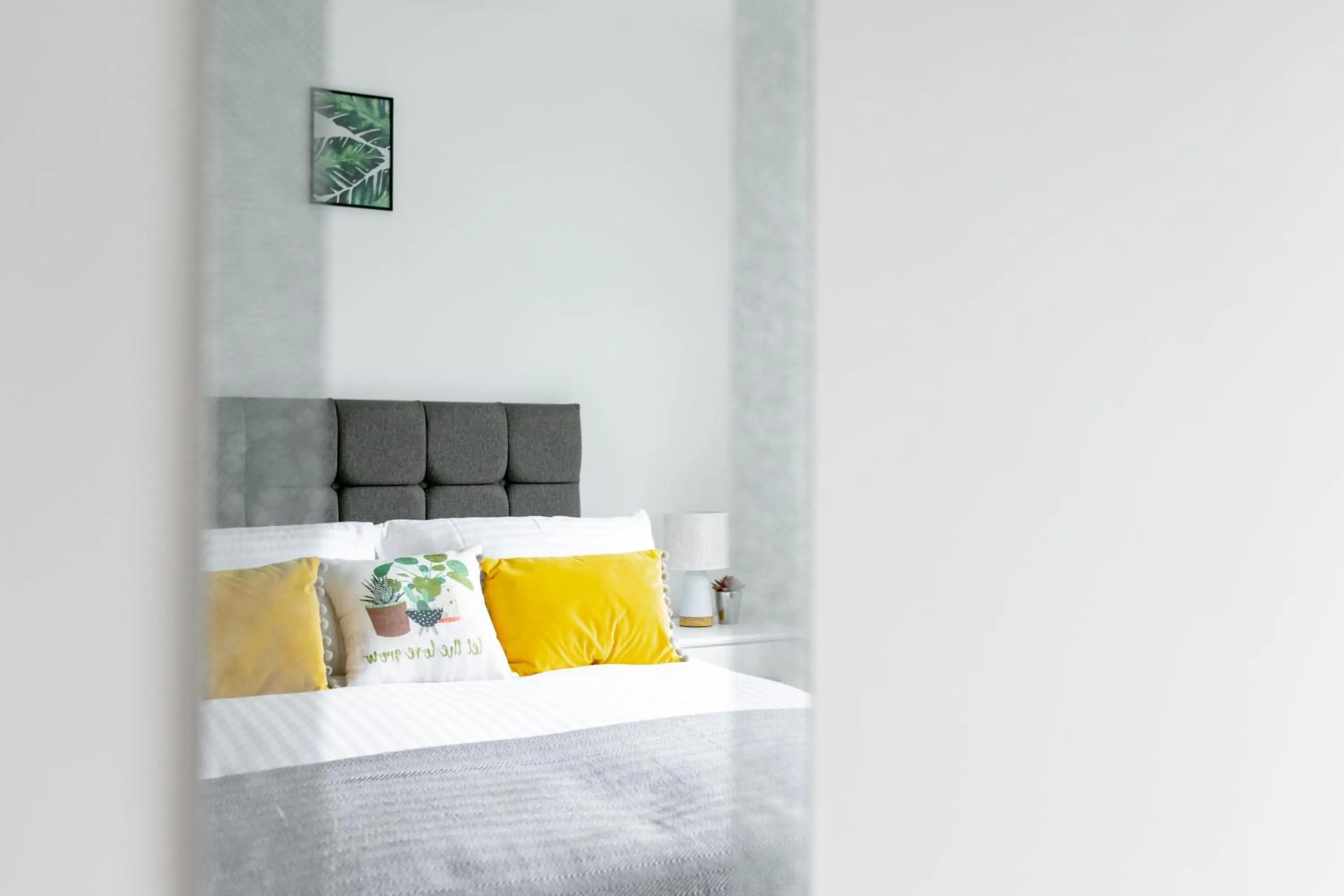 Bed in Skyvillion - COZY APARTMENTS in Enfield Town With Free Parking & Wifi