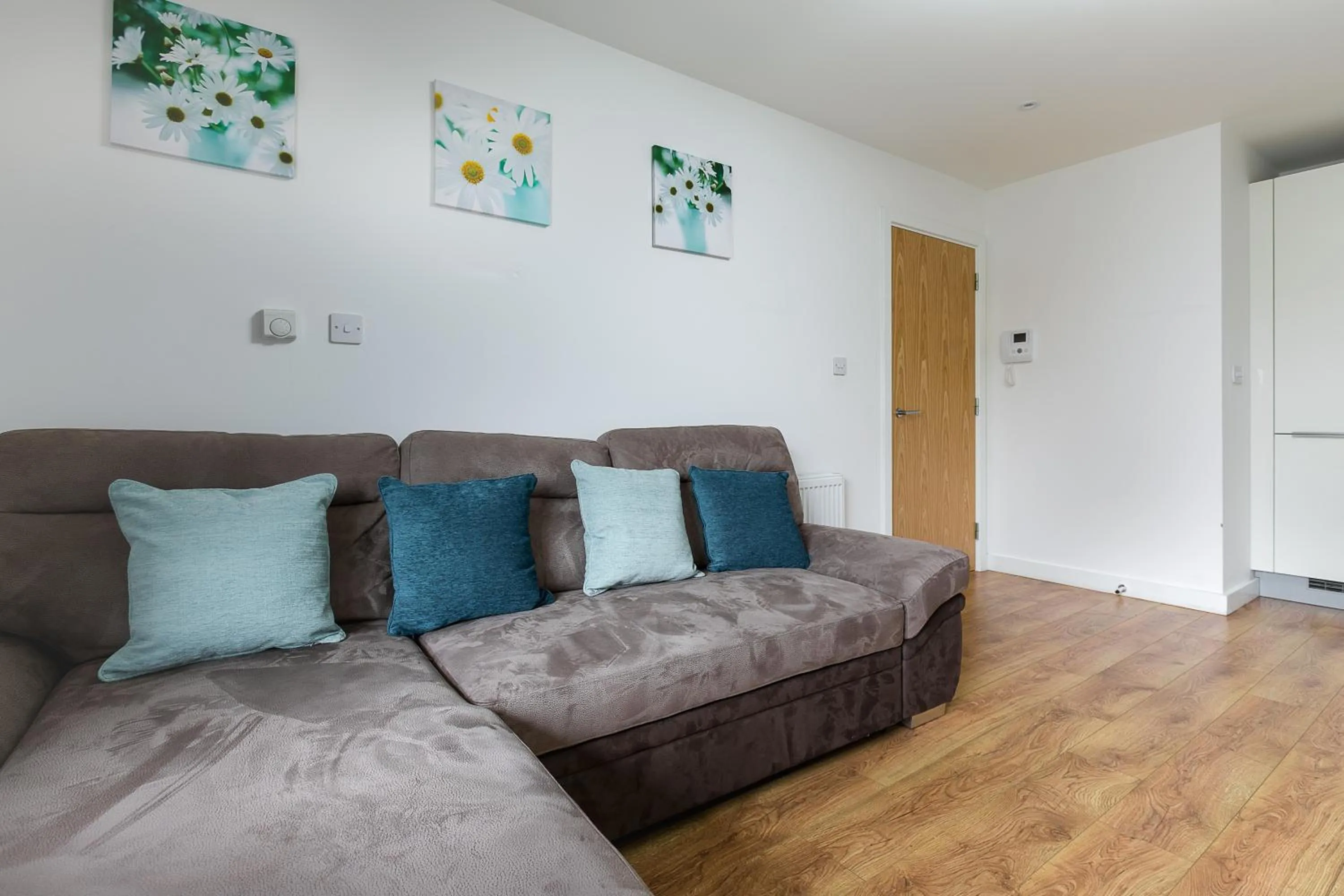 Living room in Skyvillion - COZY APARTMENTS in Enfield Town With Free Parking & Wifi