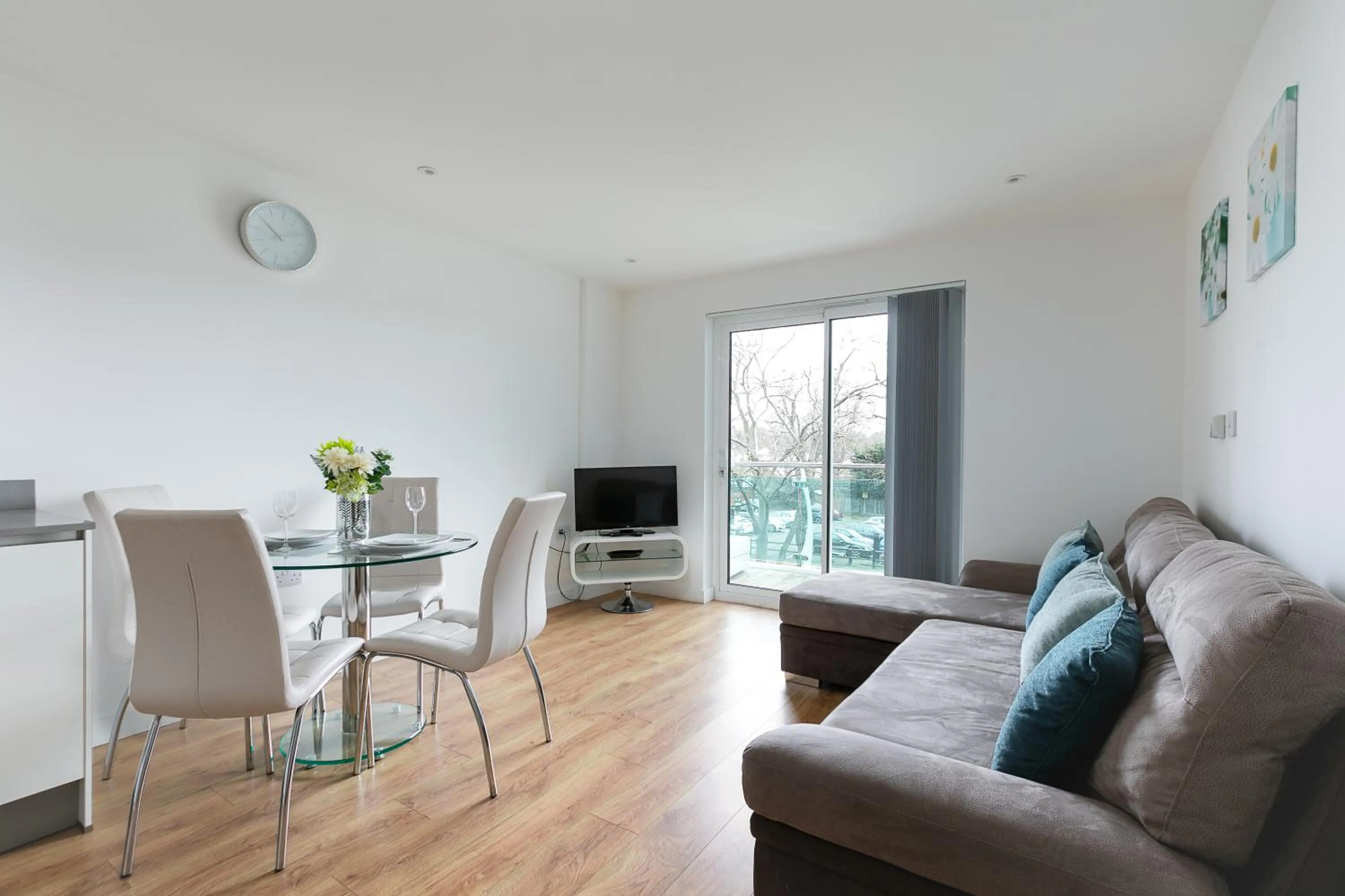 Living room in Skyvillion - COZY APARTMENTS in Enfield Town With Free Parking & Wifi