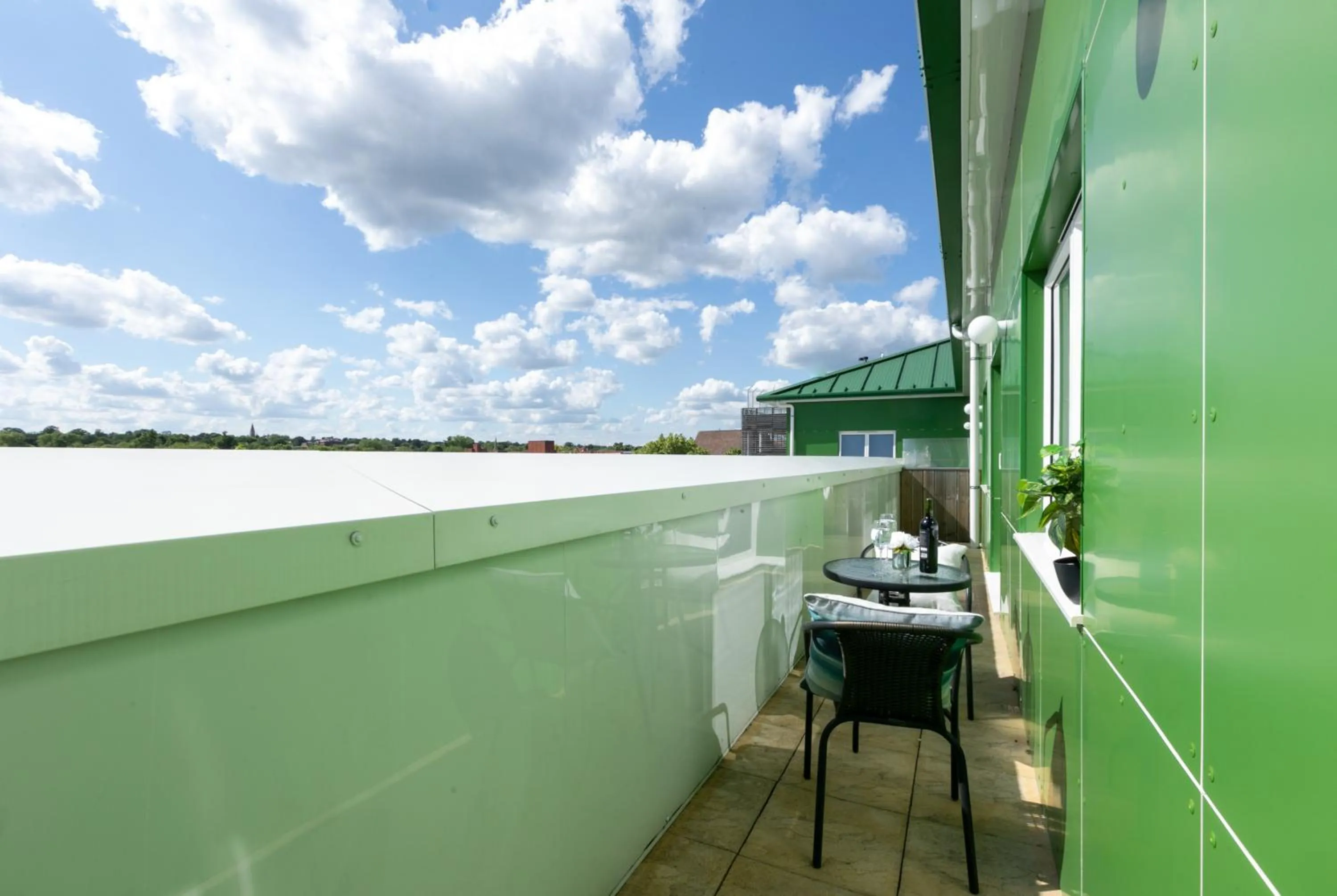 Balcony/Terrace in Skyvillion - COZY APARTMENTS in Enfield Town With Free Parking & Wifi