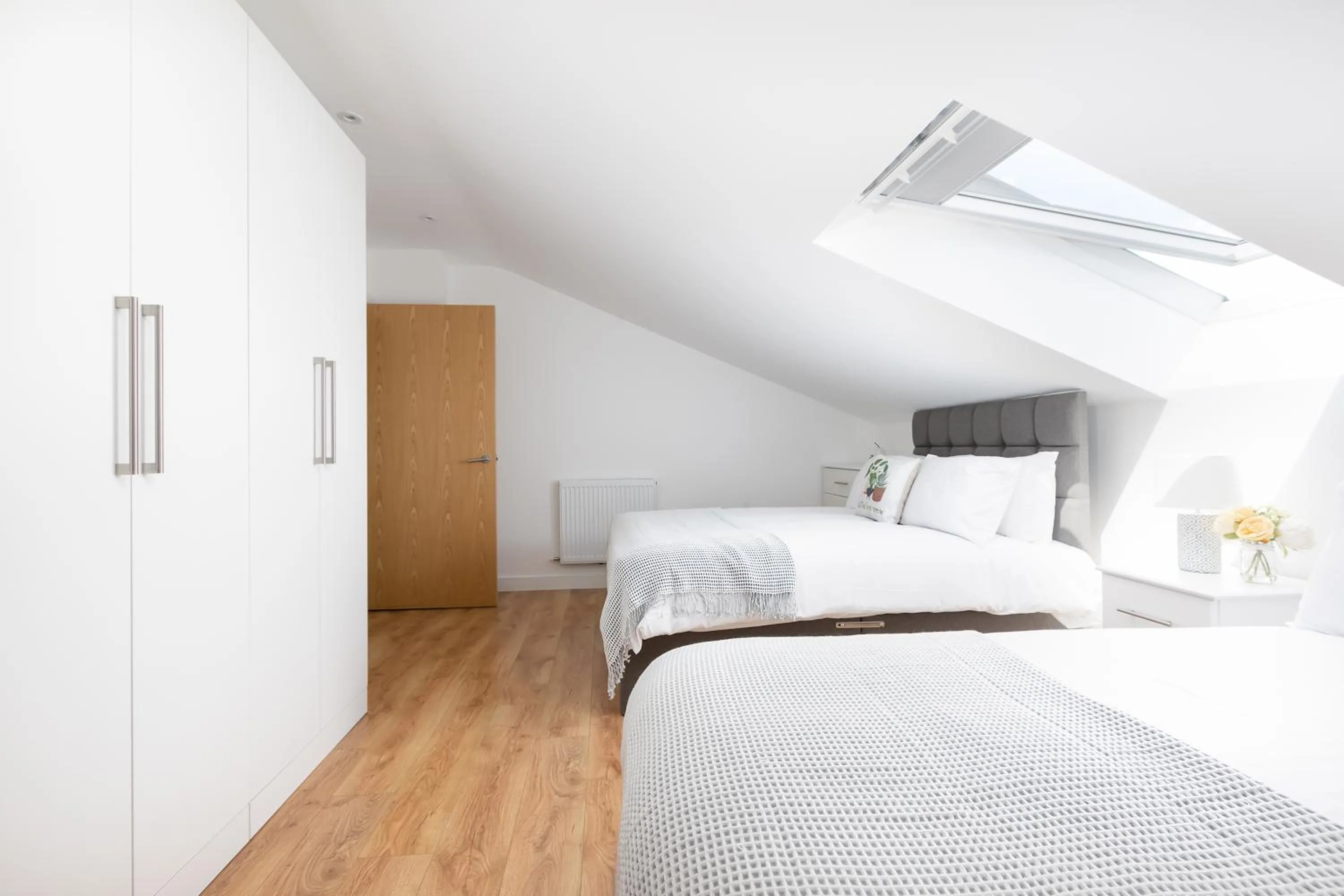 Bed in Skyvillion - COZY APARTMENTS in Enfield Town With Free Parking & Wifi