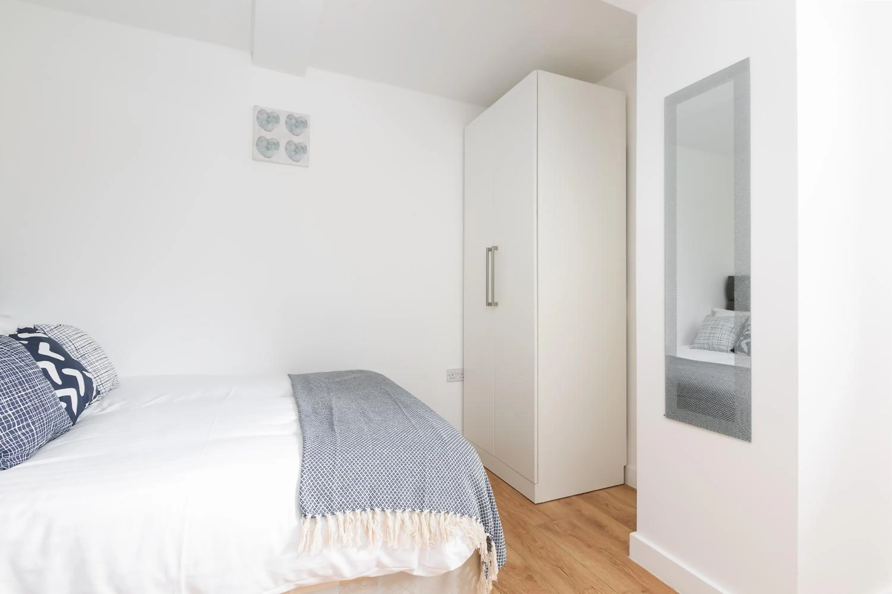Bedroom, Bed in Skyvillion - COZY APARTMENTS in Enfield Town With Free Parking & Wifi
