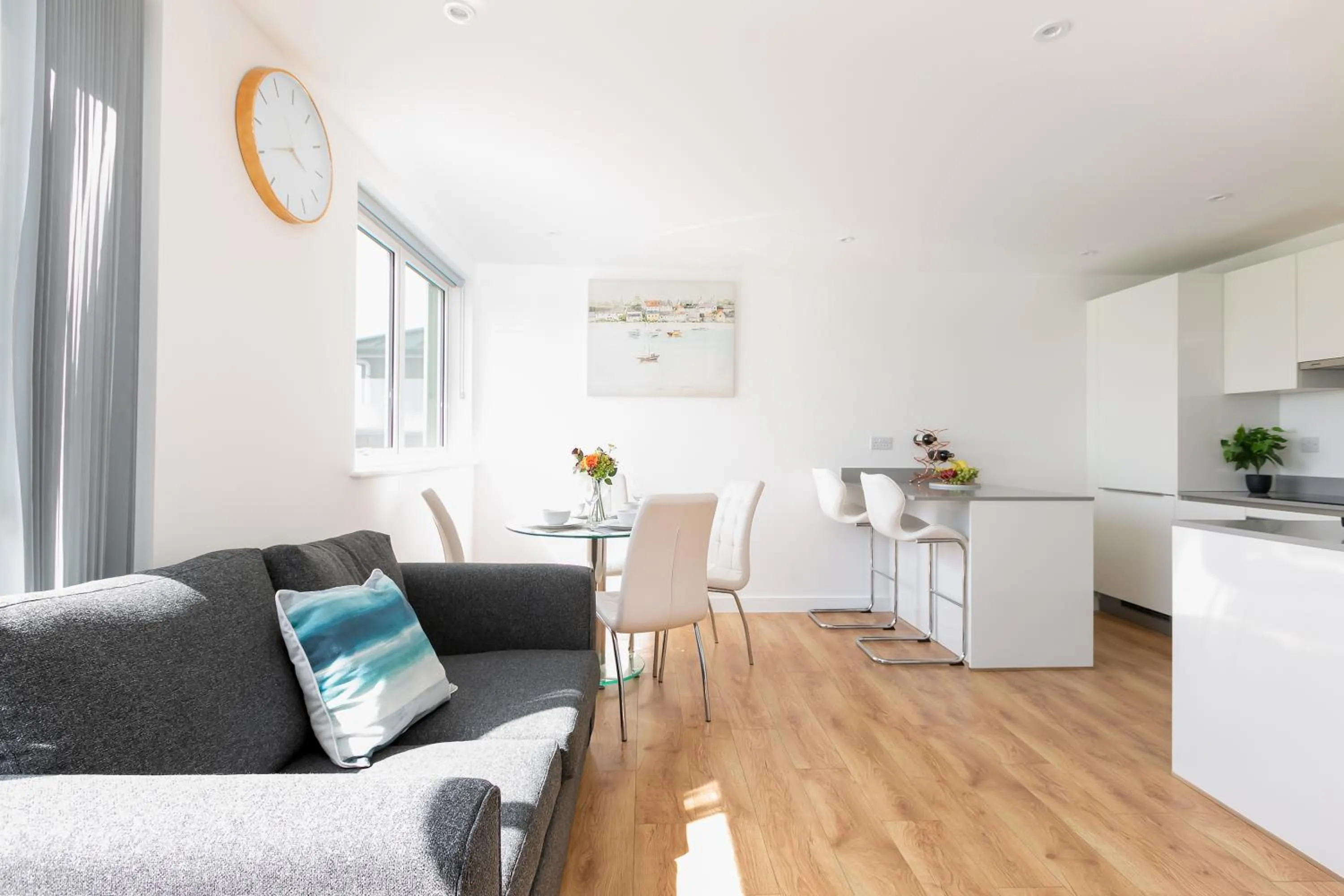 Living room in Skyvillion - COZY APARTMENTS in Enfield Town With Free Parking & Wifi