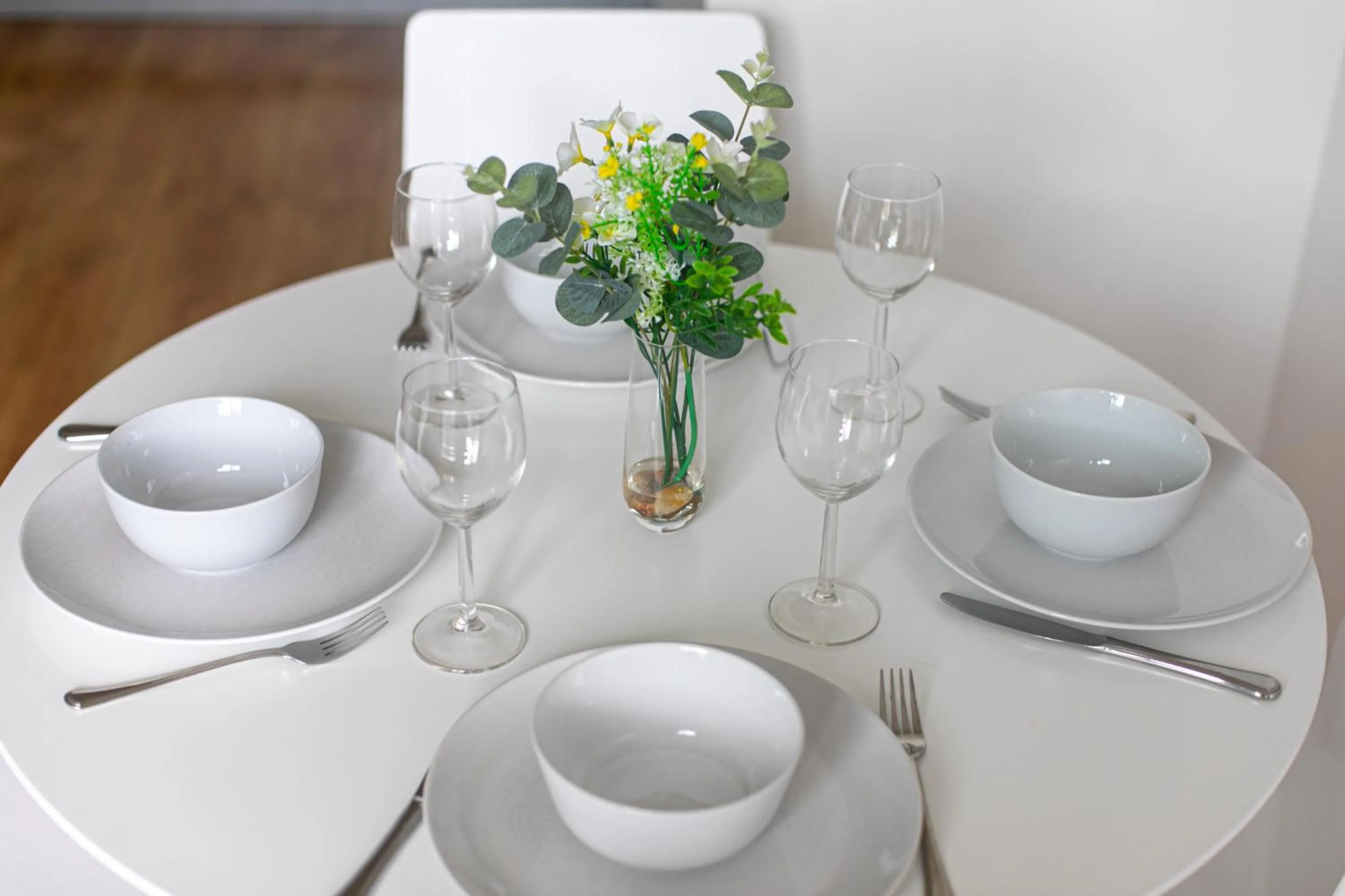 Dining area in Skyvillion - COZY APARTMENTS in Enfield Town With Free Parking & Wifi