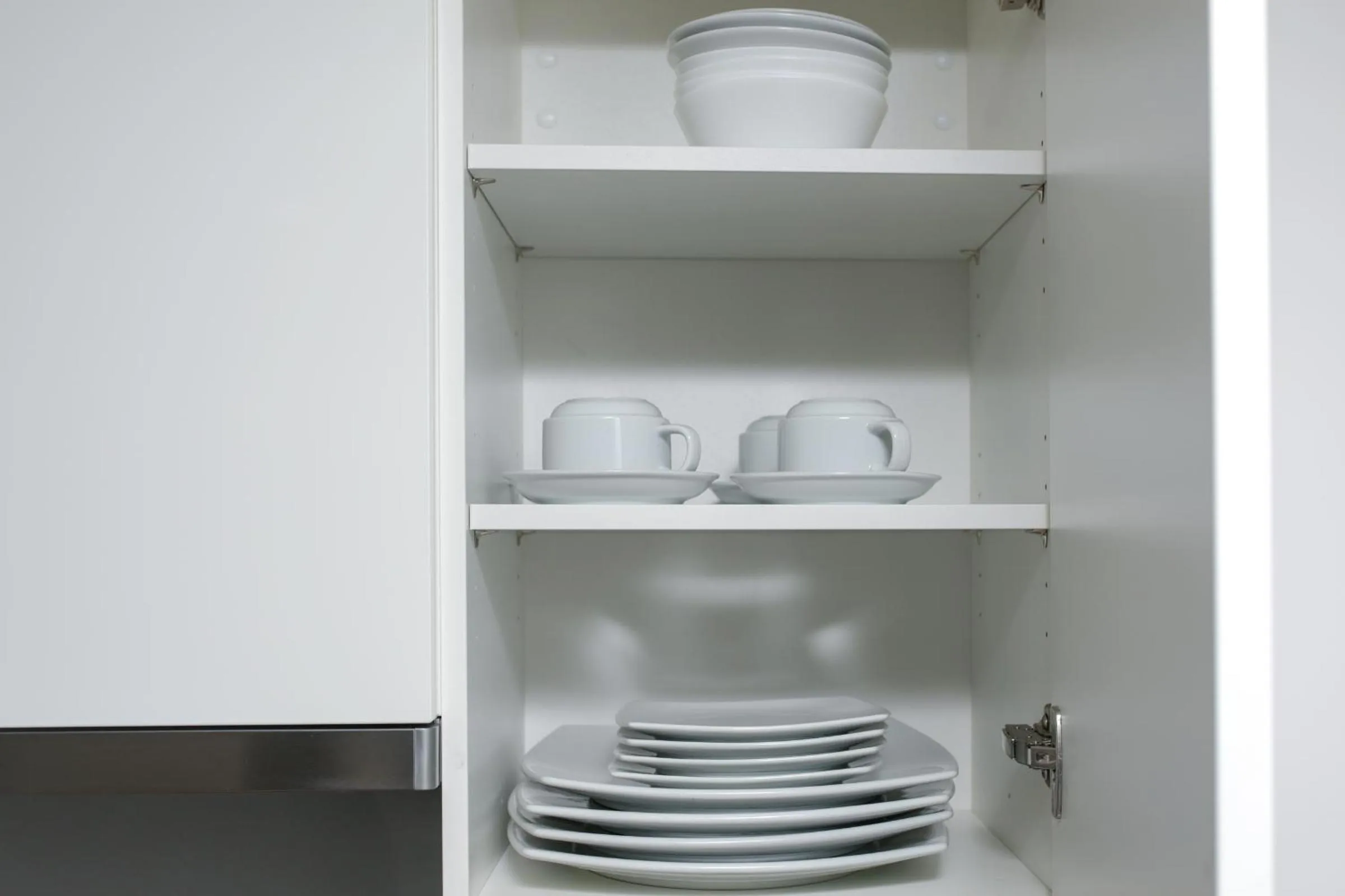 Kitchen or kitchenette in Skyvillion - COZY APARTMENTS in Enfield Town With Free Parking & Wifi