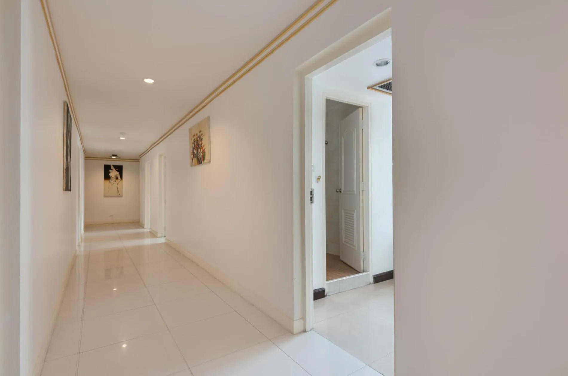 Lobby or reception in Khurana Inn