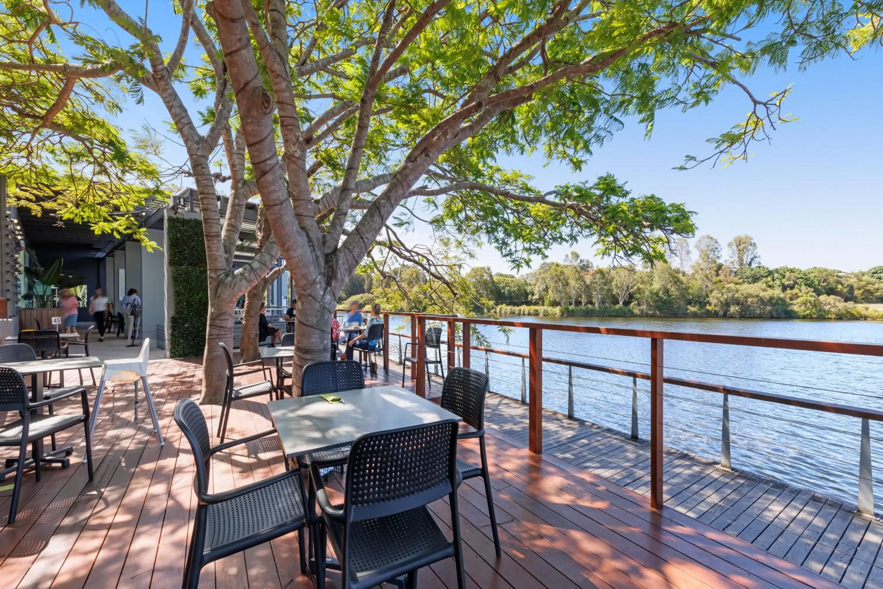 Restaurant/places to eat in Best Western Plus North Lakes Hotel