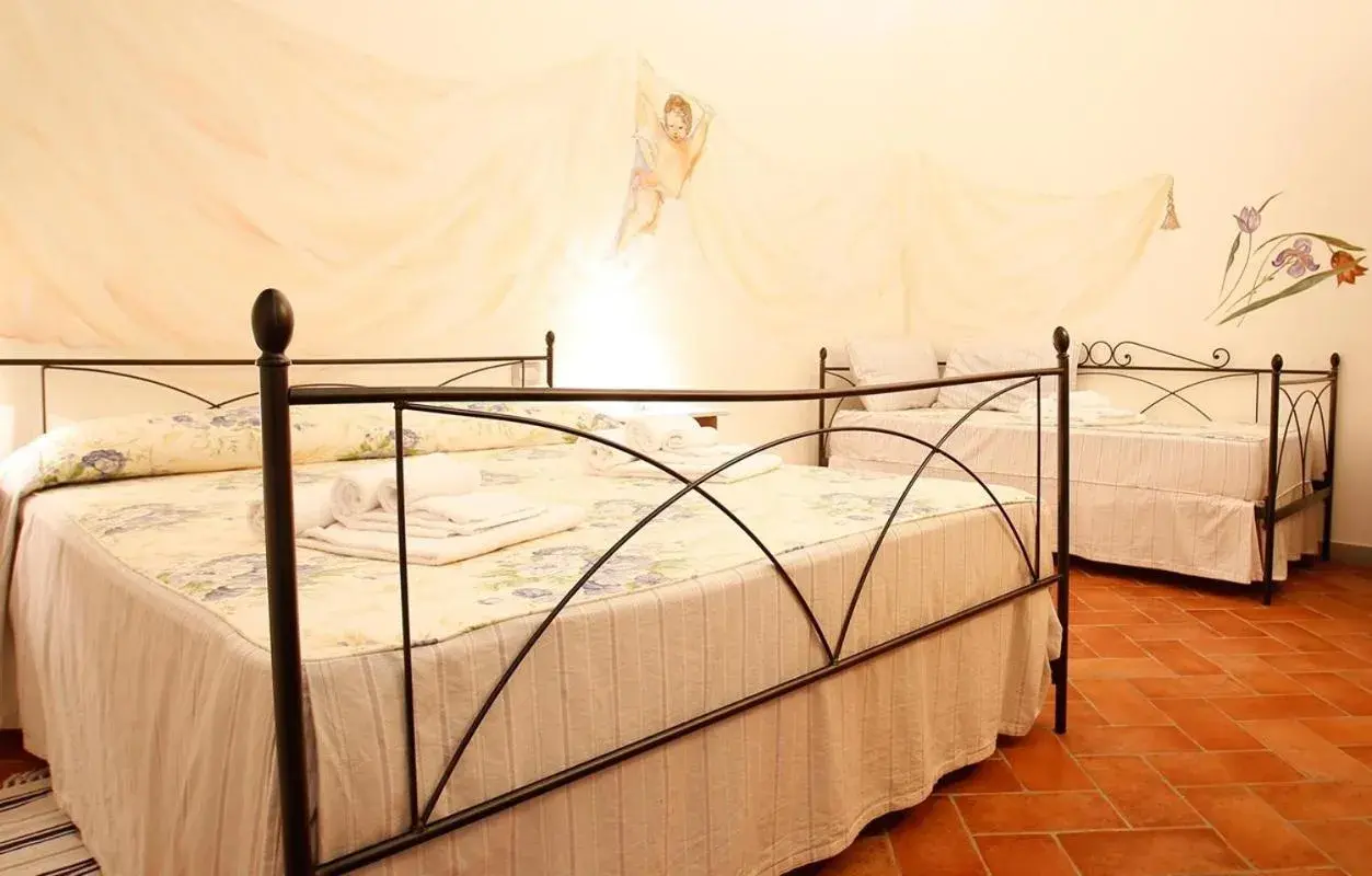 Standard Triple Room in Gatto Bianco Tizzauli Standard Triple Room in Gatto Bianco Tizzauli