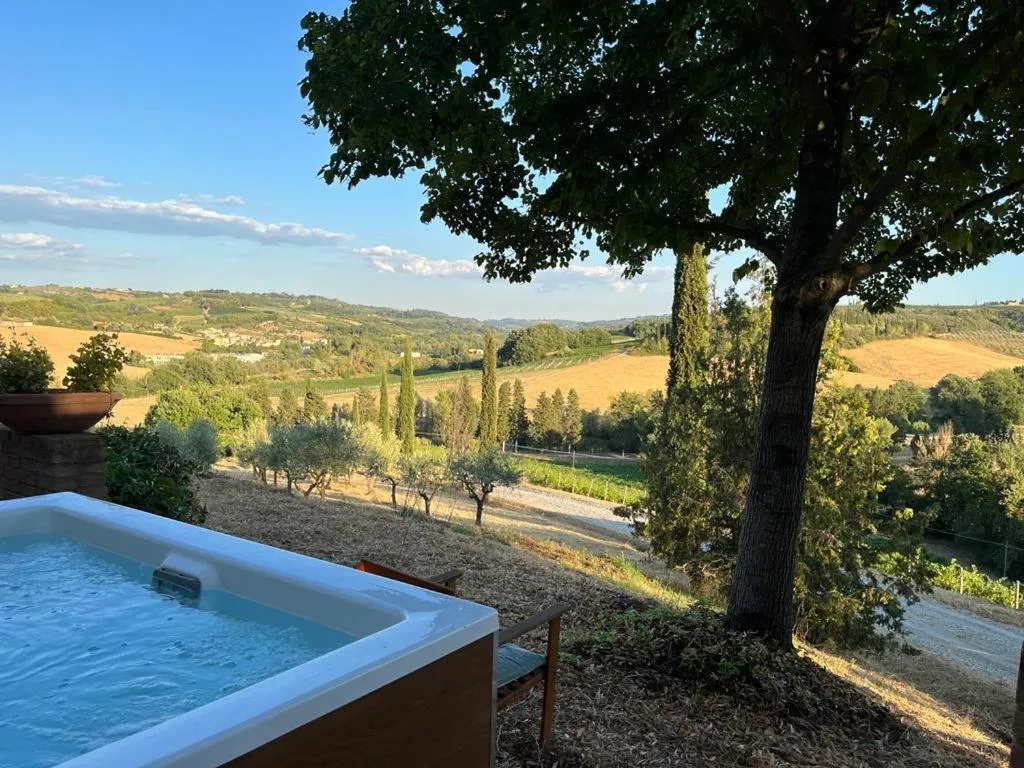 Garden view in Gatto Bianco Tizzauli