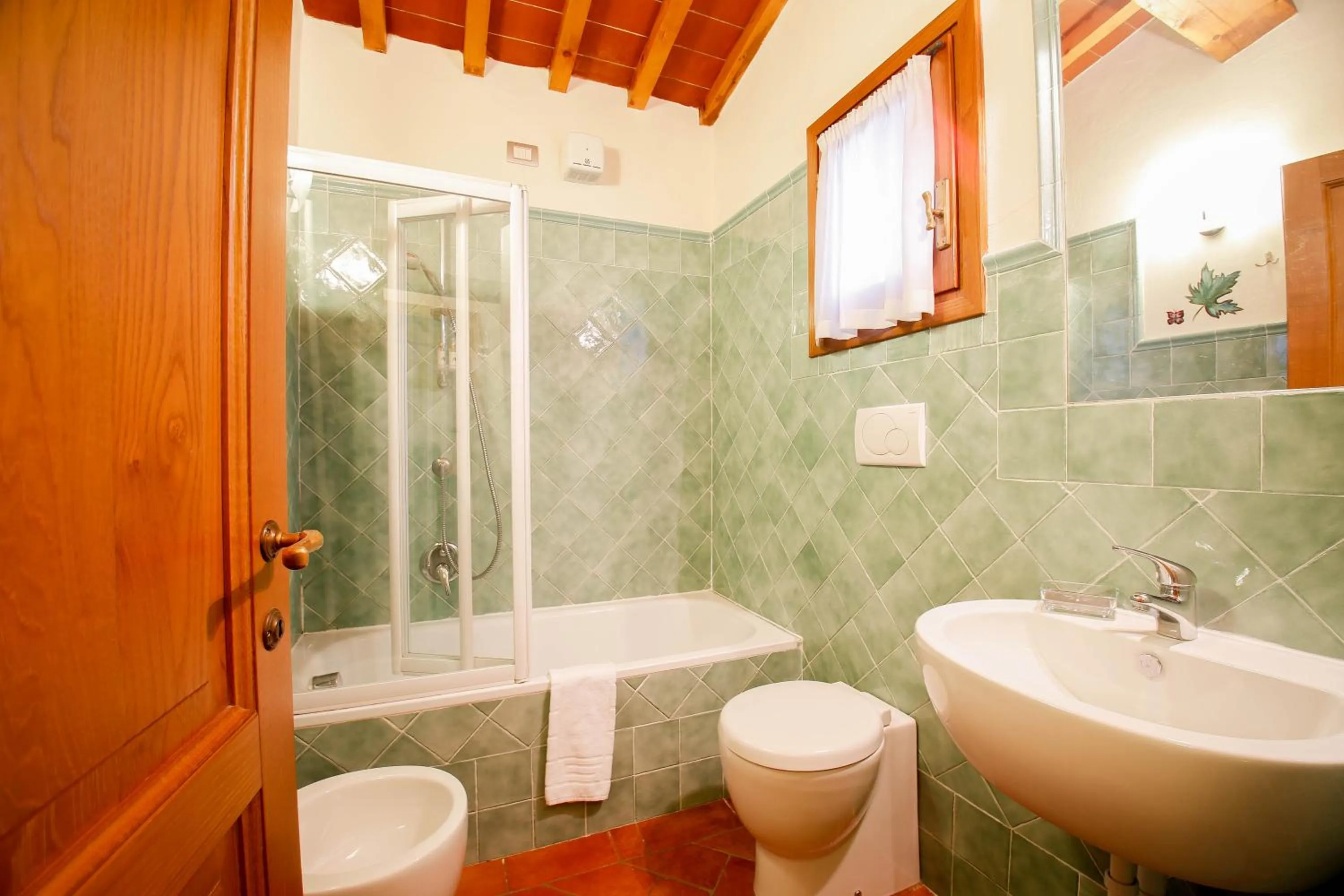 Shower in Gatto Bianco Tizzauli