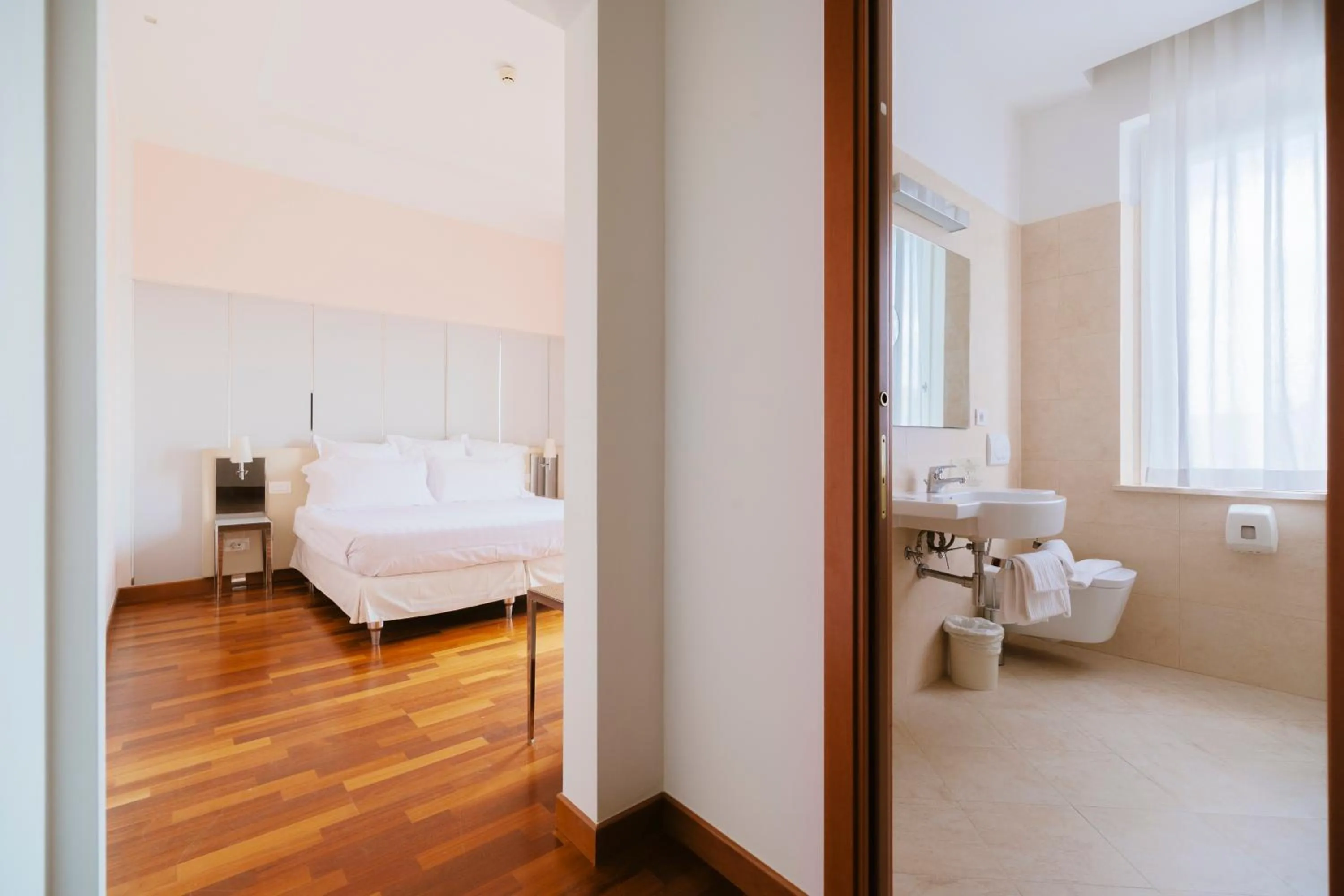 Bedroom, Bed in Hotel Miramare