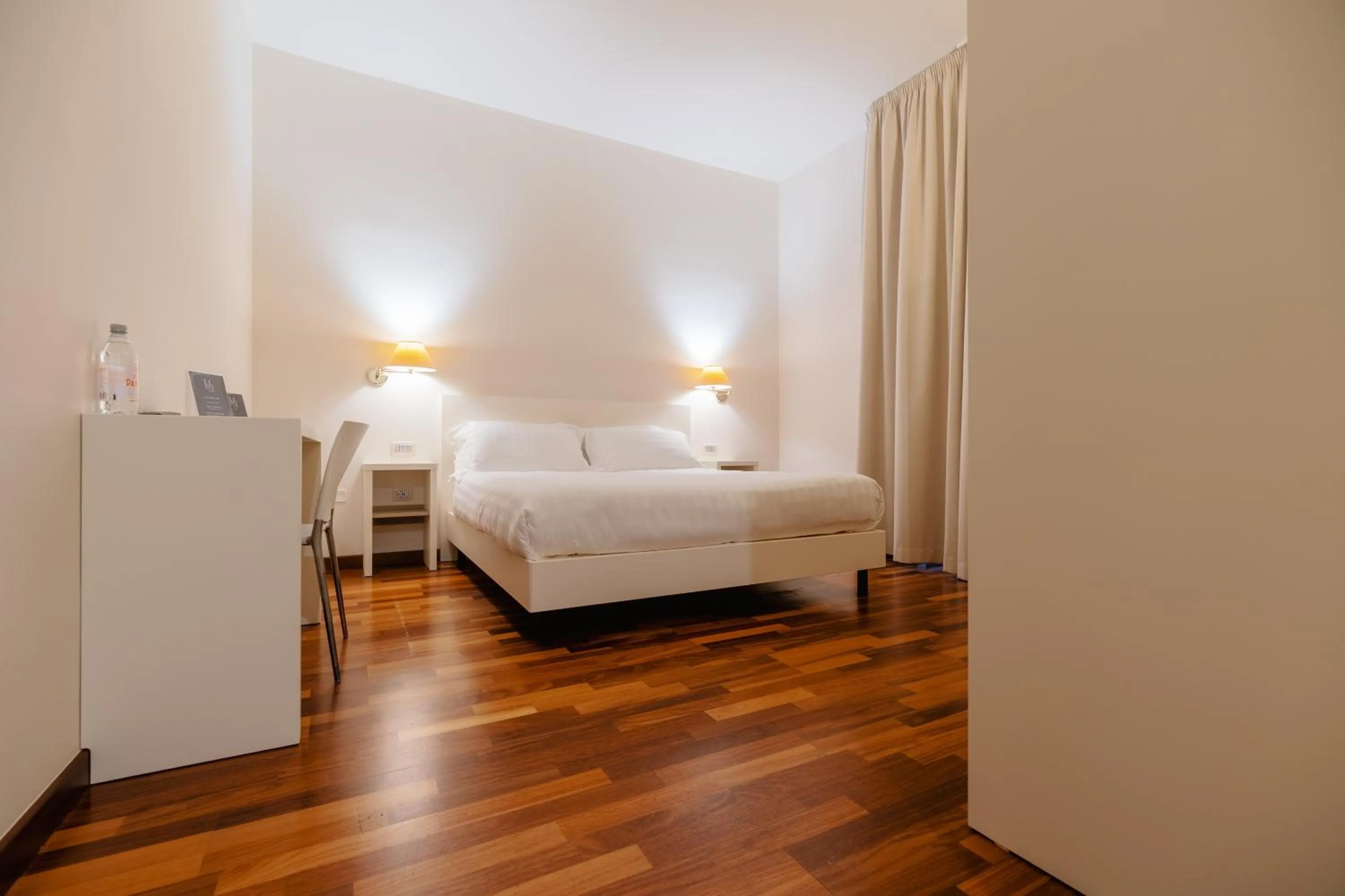 Bedroom, Bed in Hotel Miramare