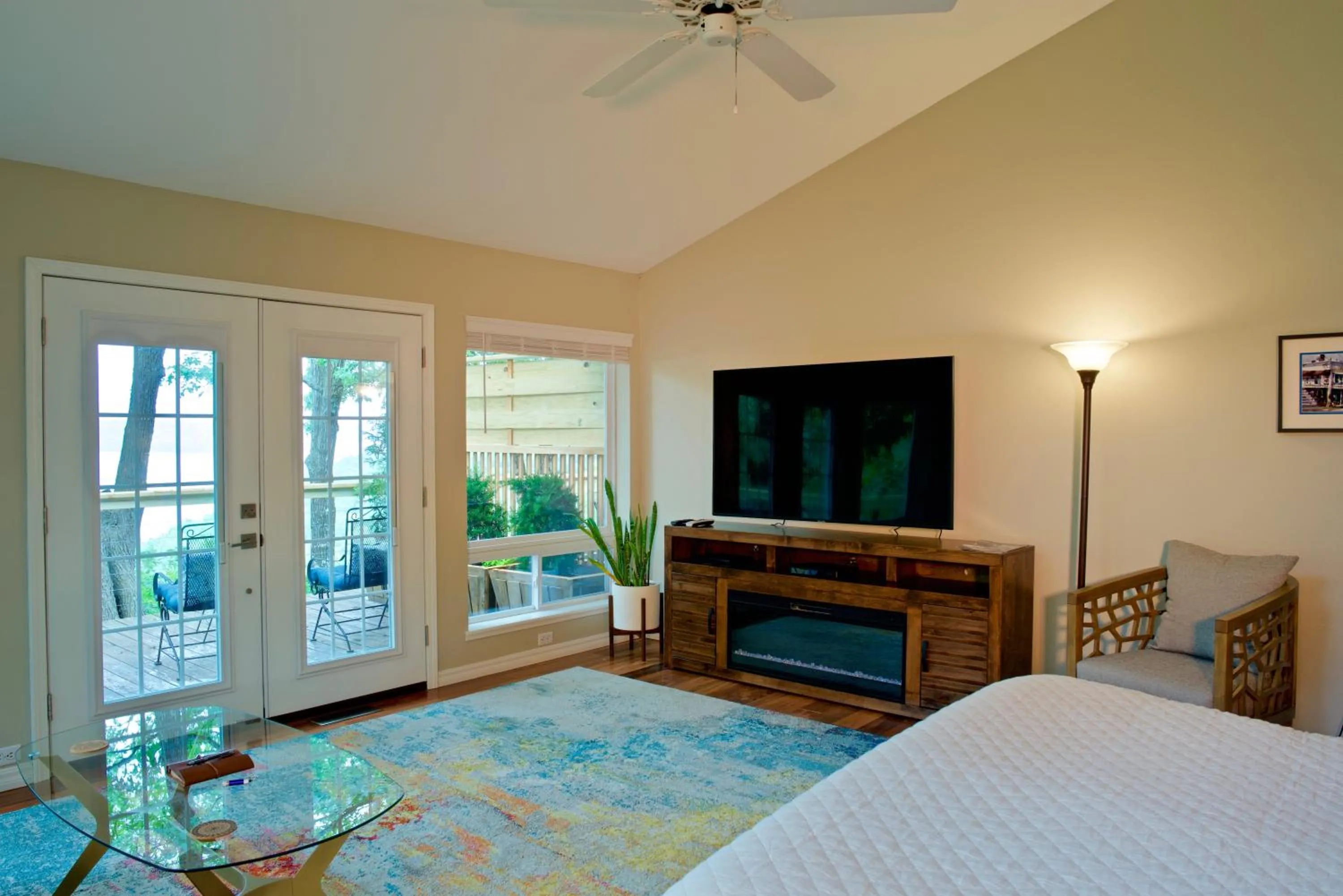 Bed in Beaver Lake Cottages