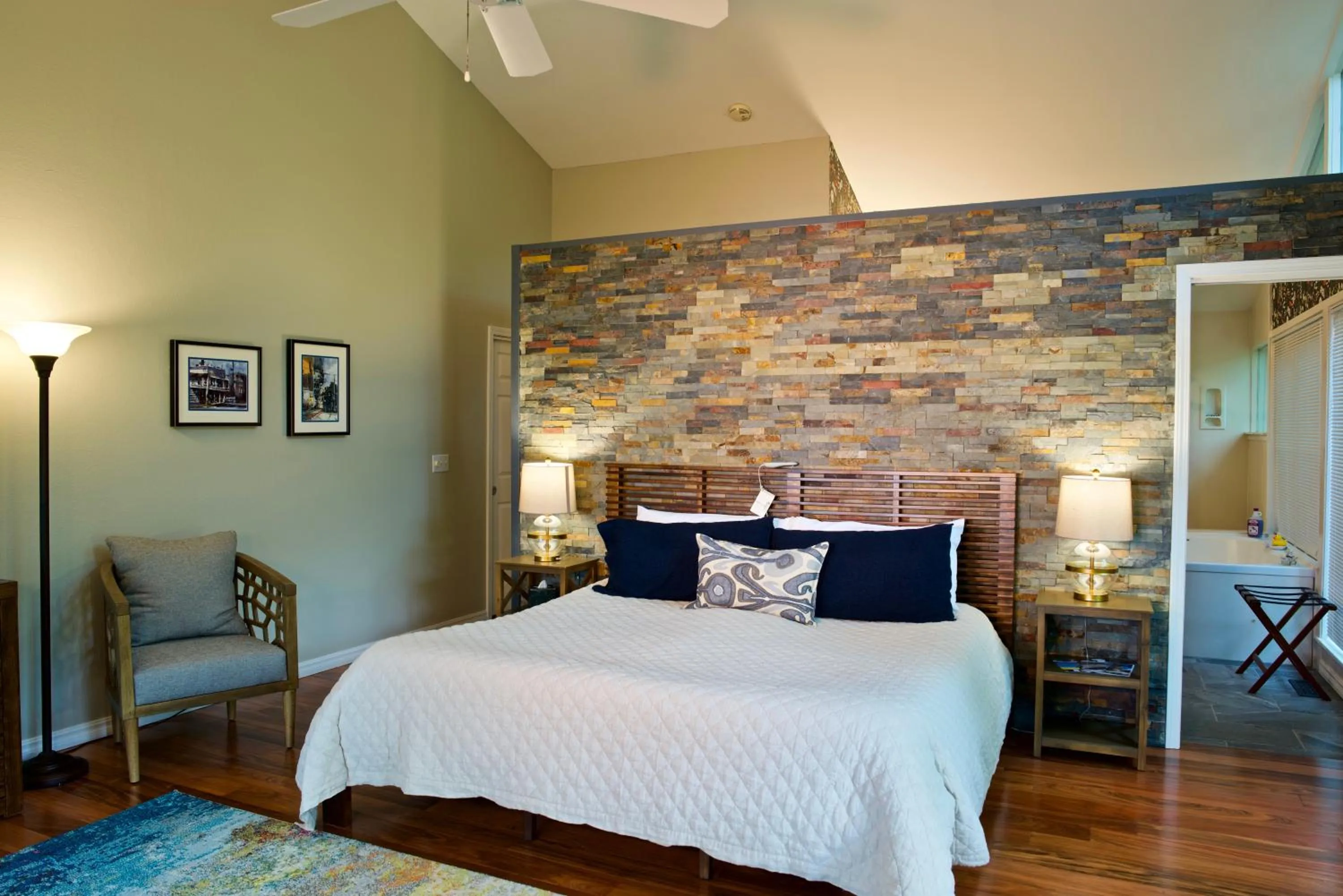 Bed in Beaver Lake Cottages