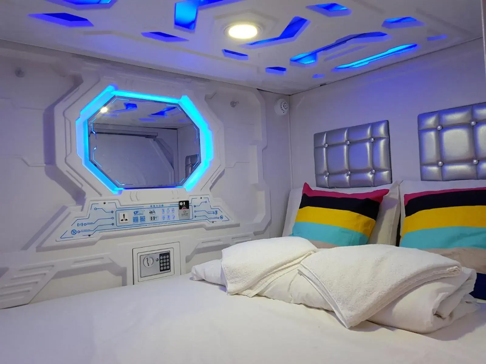 Bed in Galaxy Pods @ Chinatown Bed in Galaxy Pods @ Chinatown