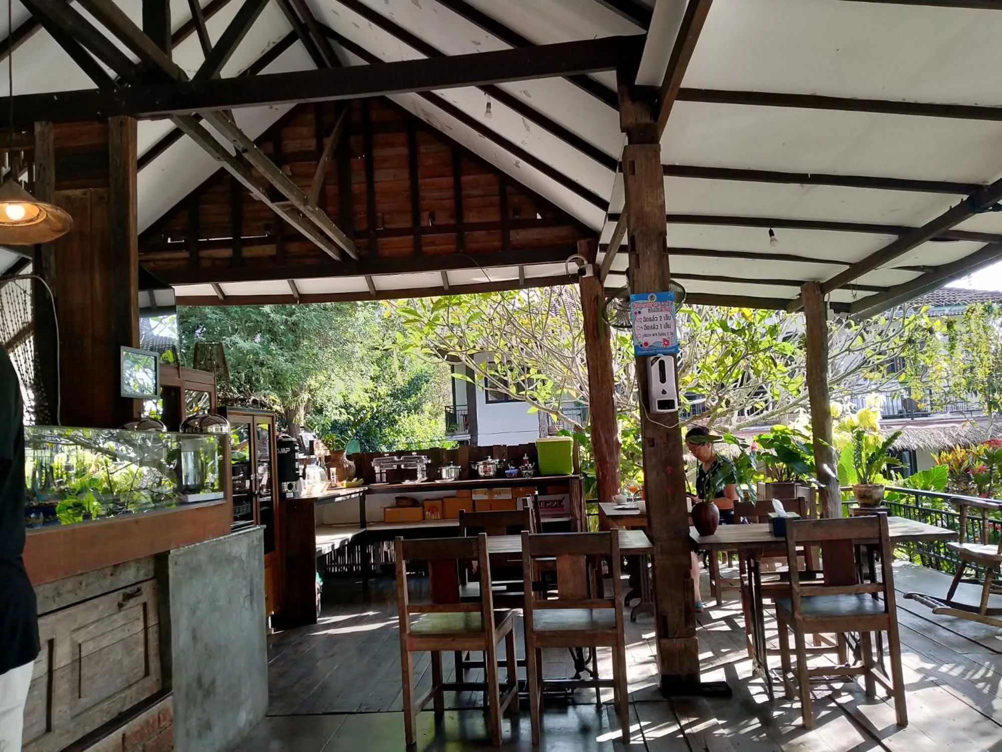 Restaurant/places to eat in Kingfisher House