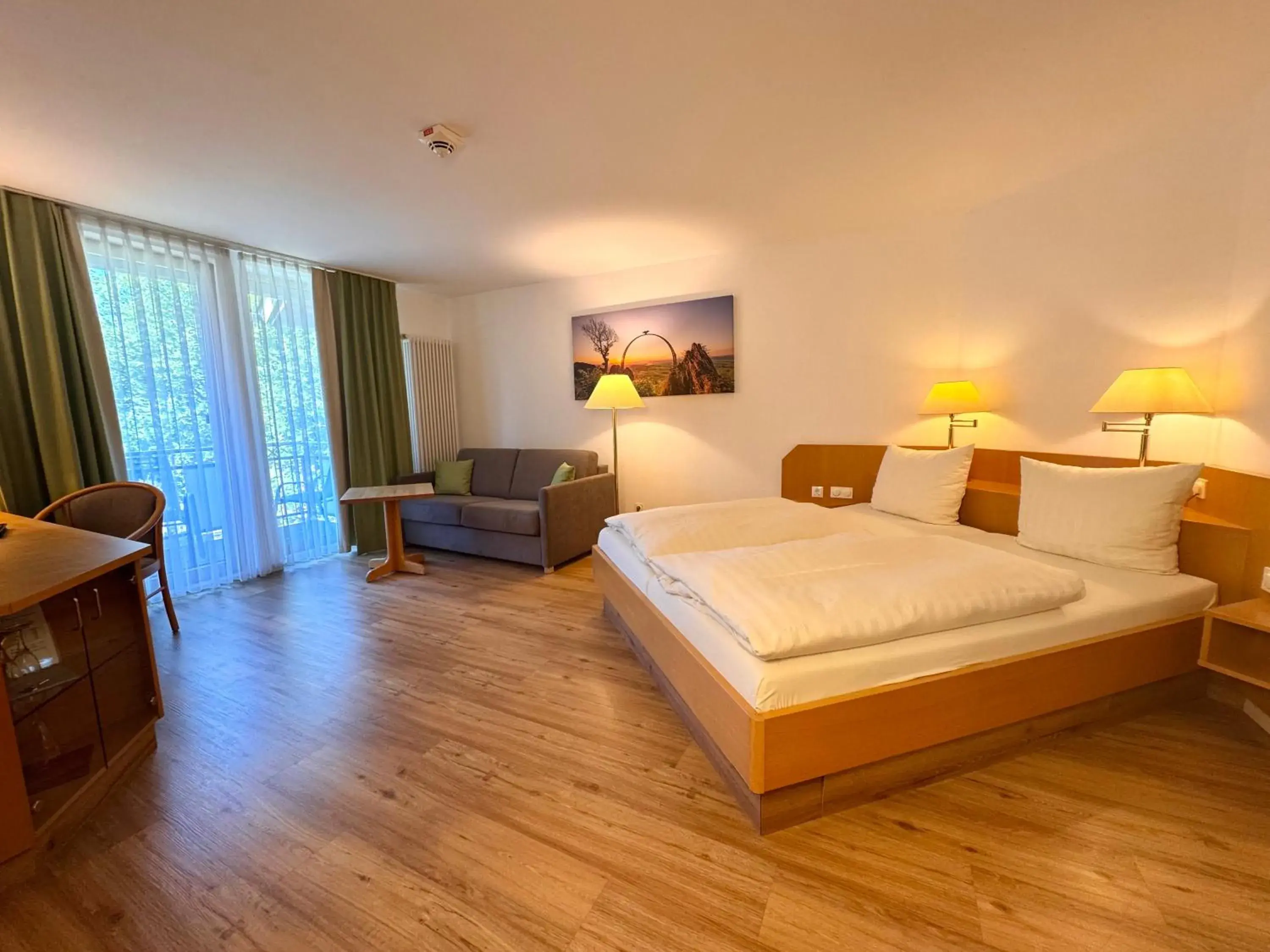 Comfort Double Room in Hotel - Restaurant Bastenhaus Comfort Double Room in Hotel - Restaurant Bastenhaus