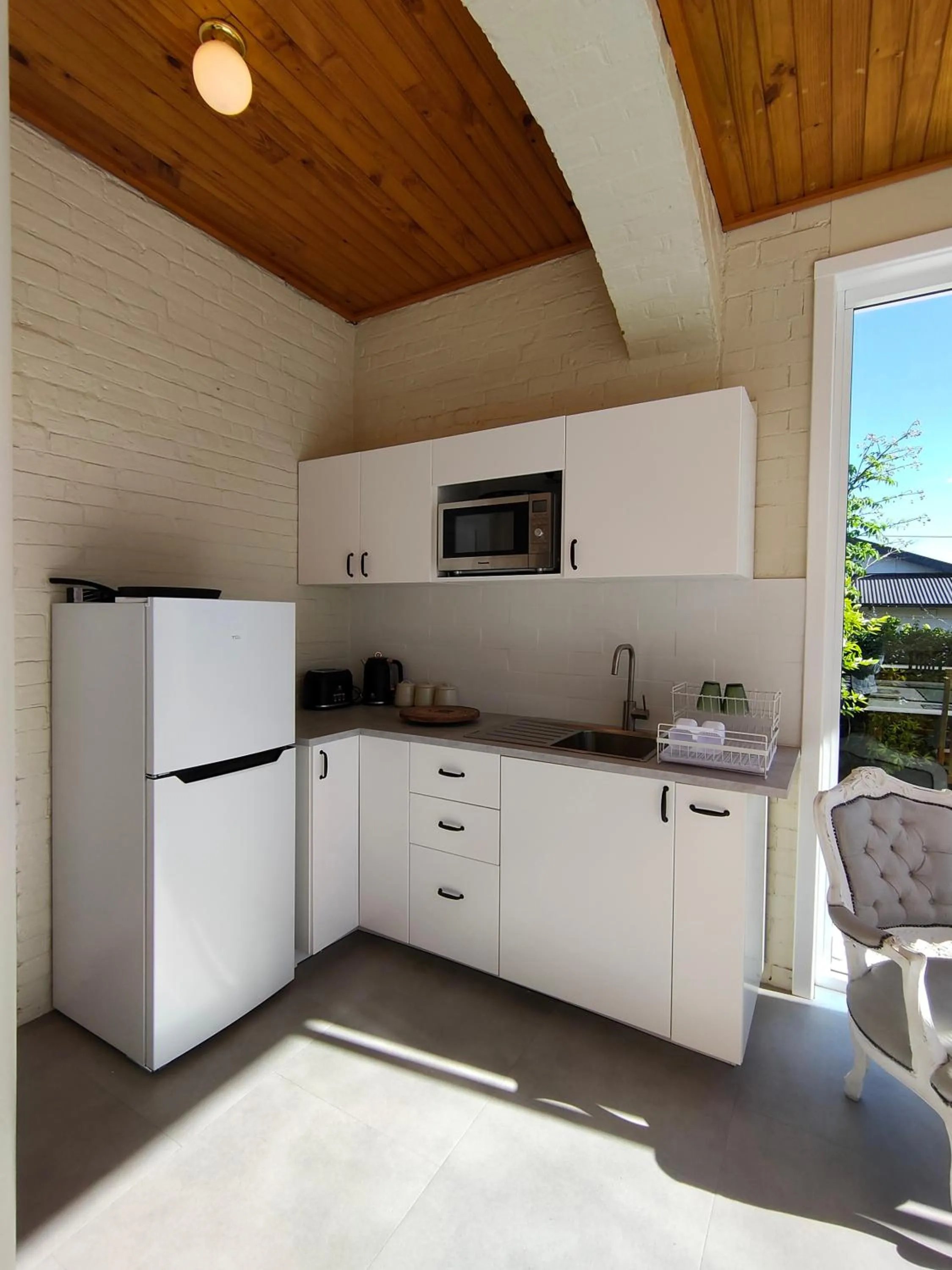 Kitchen or kitchenette in Windarra on High