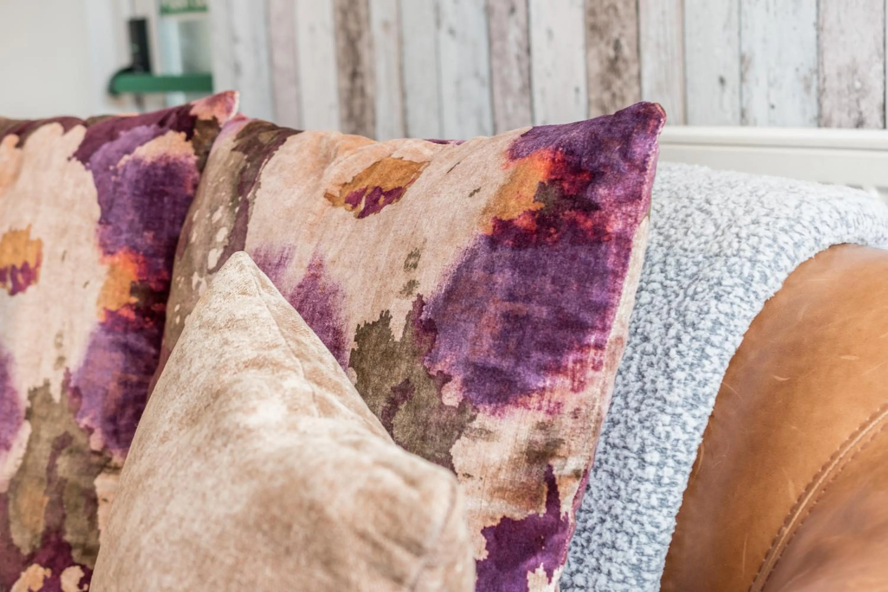 Living room, Bed in Heidi's Grasmere Lodge
