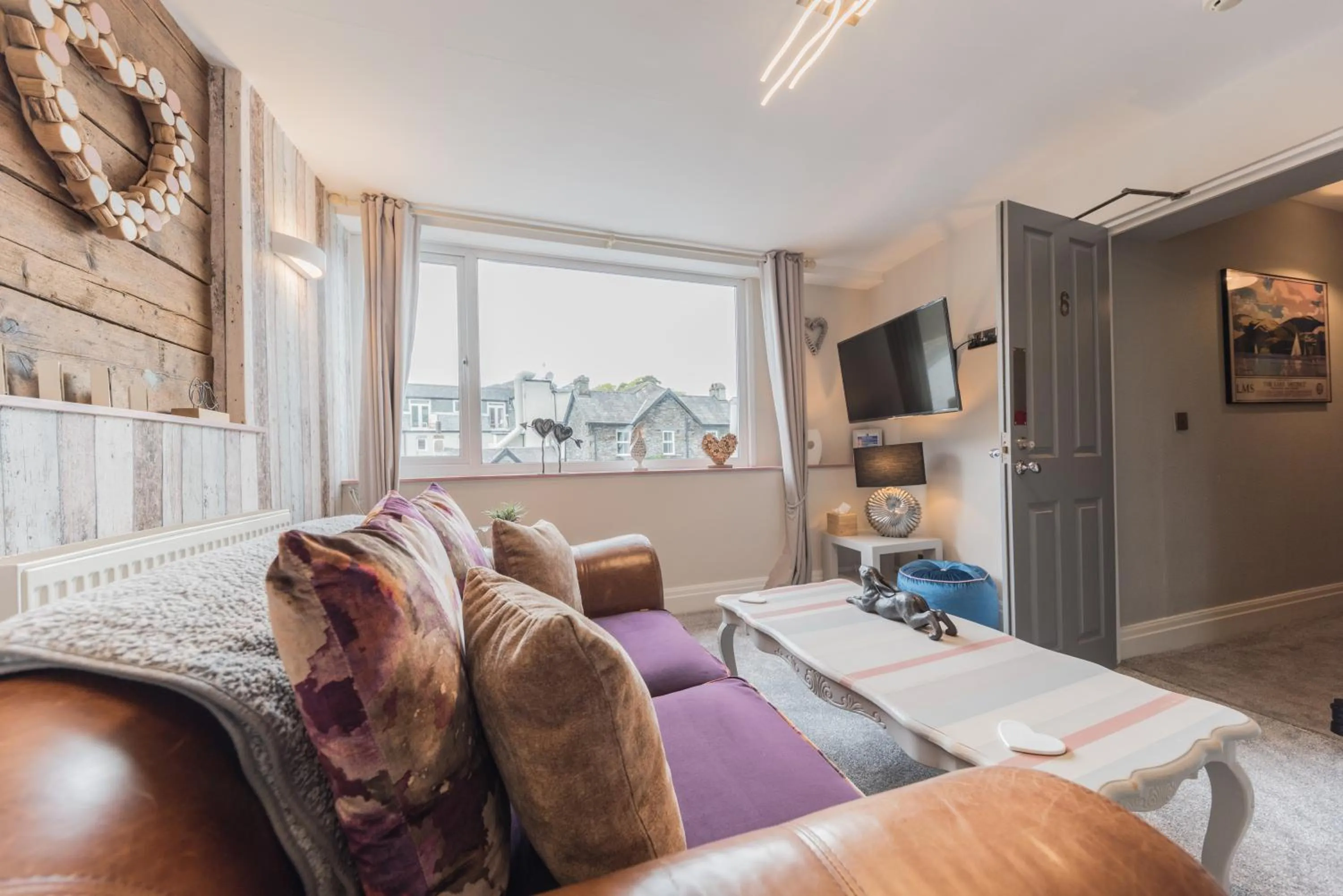 Living room, Bed in Heidi's Grasmere Lodge