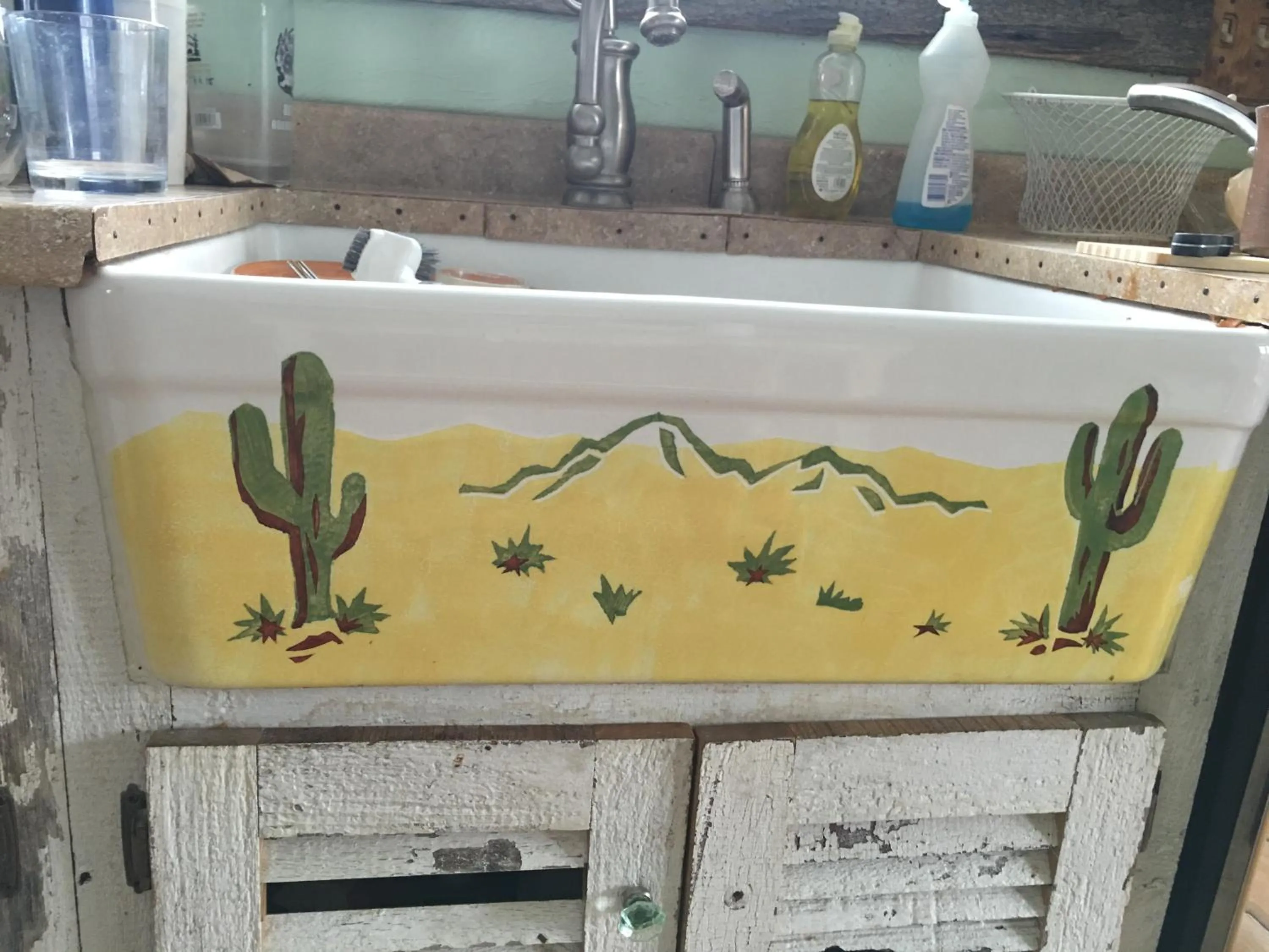 Kitchen or kitchenette in Schoolhouse Cabin