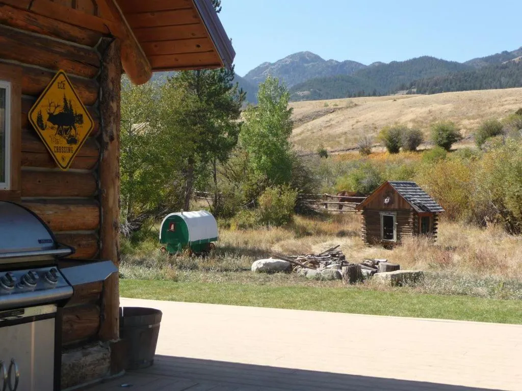 Property building in Grandpa's Cabin