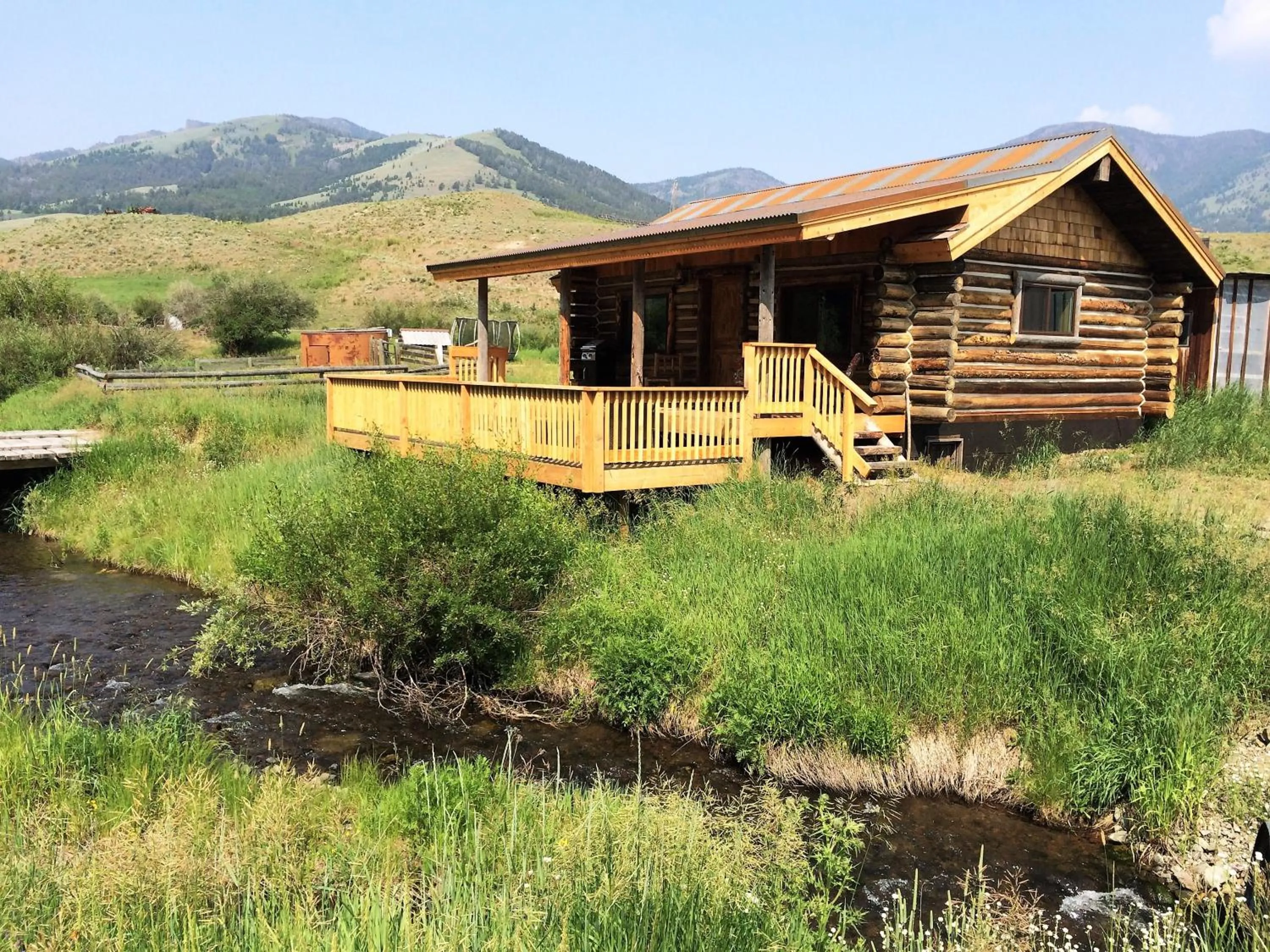 Property building in Creek Cabin