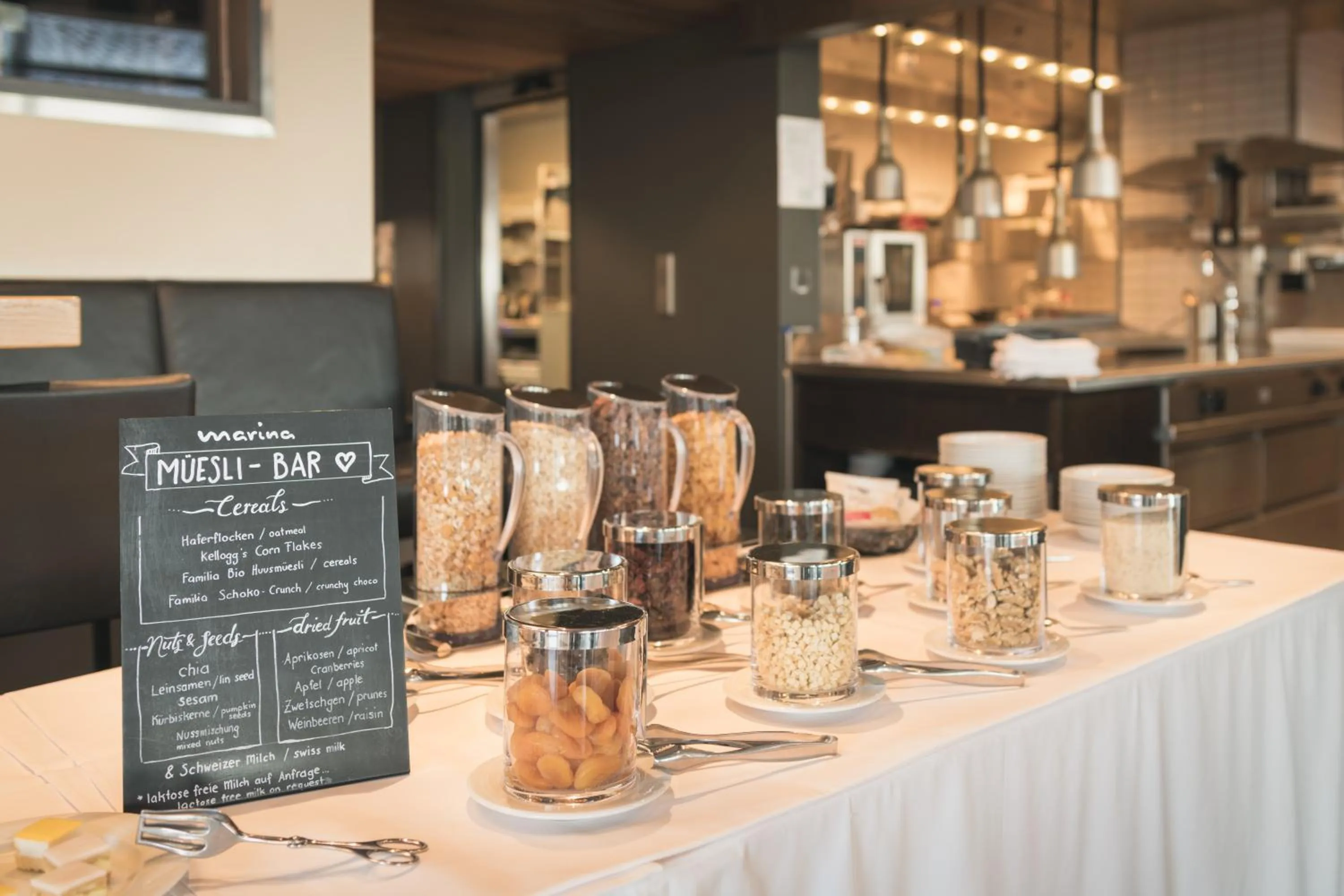 Breakfast in Marina Lachen