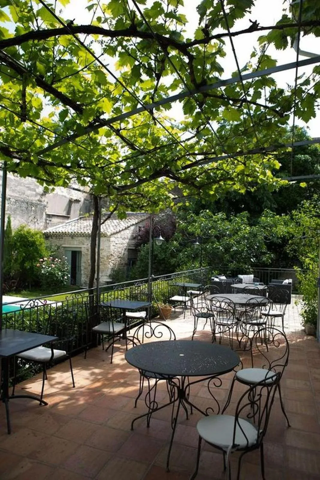 Dining area in Les Jardins De La Livrée