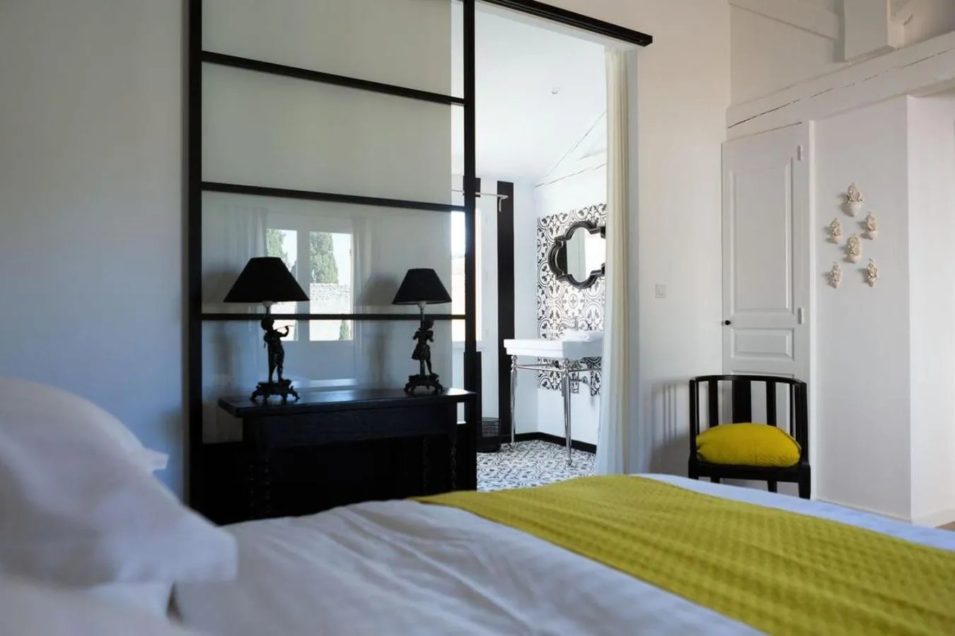 Bedroom, Bed in Les Jardins De La Livrée