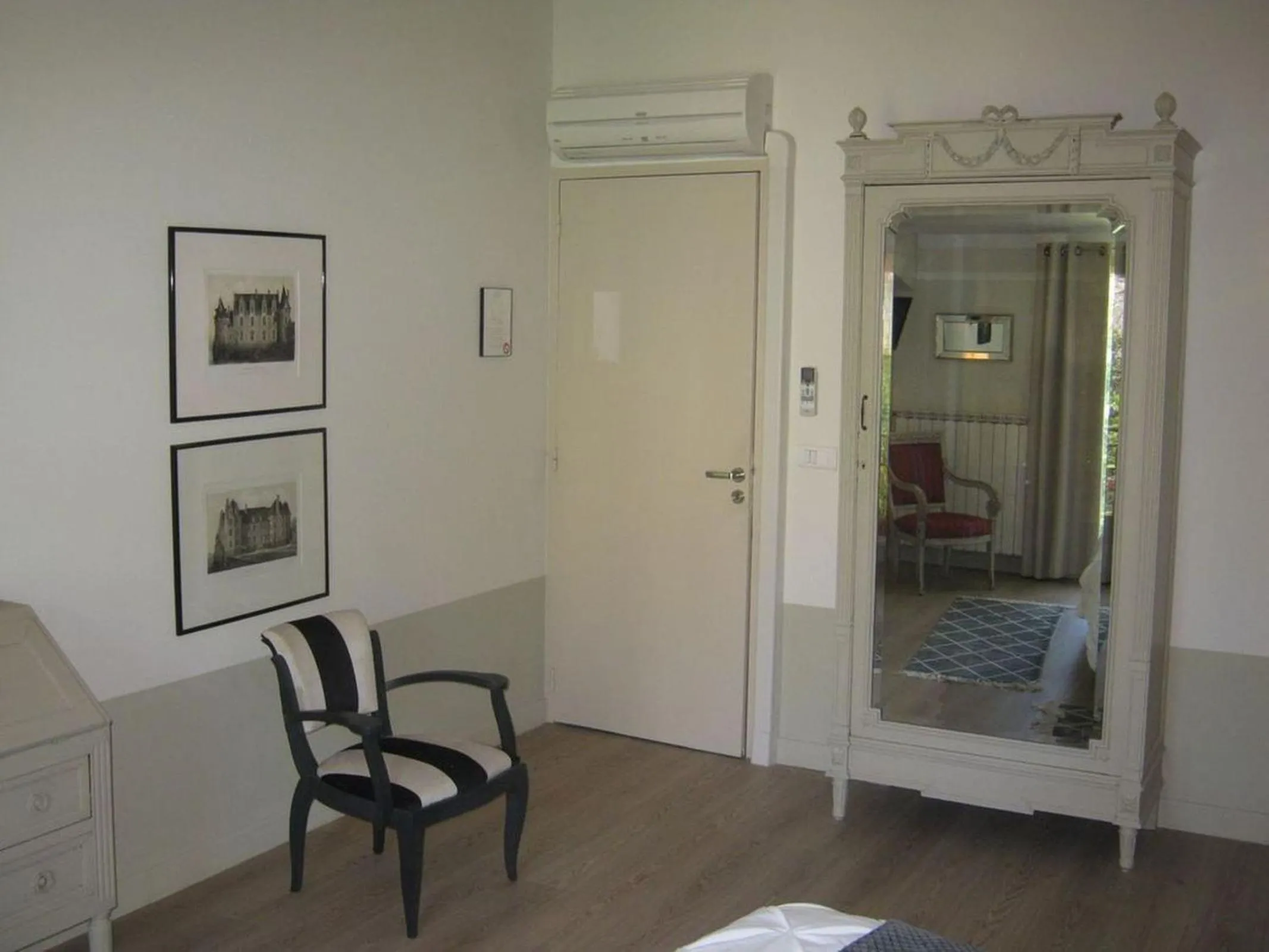 Bedroom, Bed in Les Jardins De La Livrée