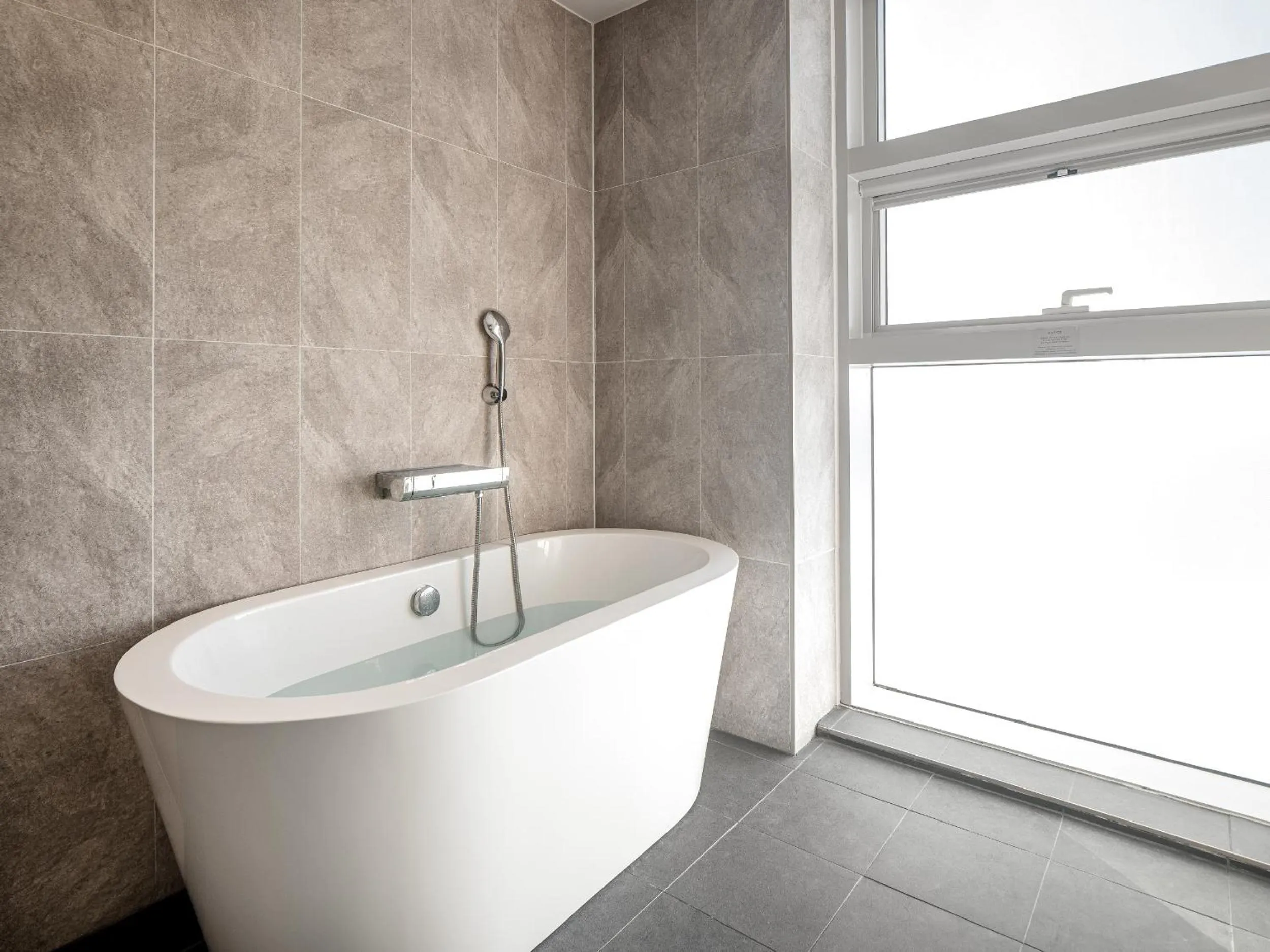 Bathroom in Hotel Tops 10