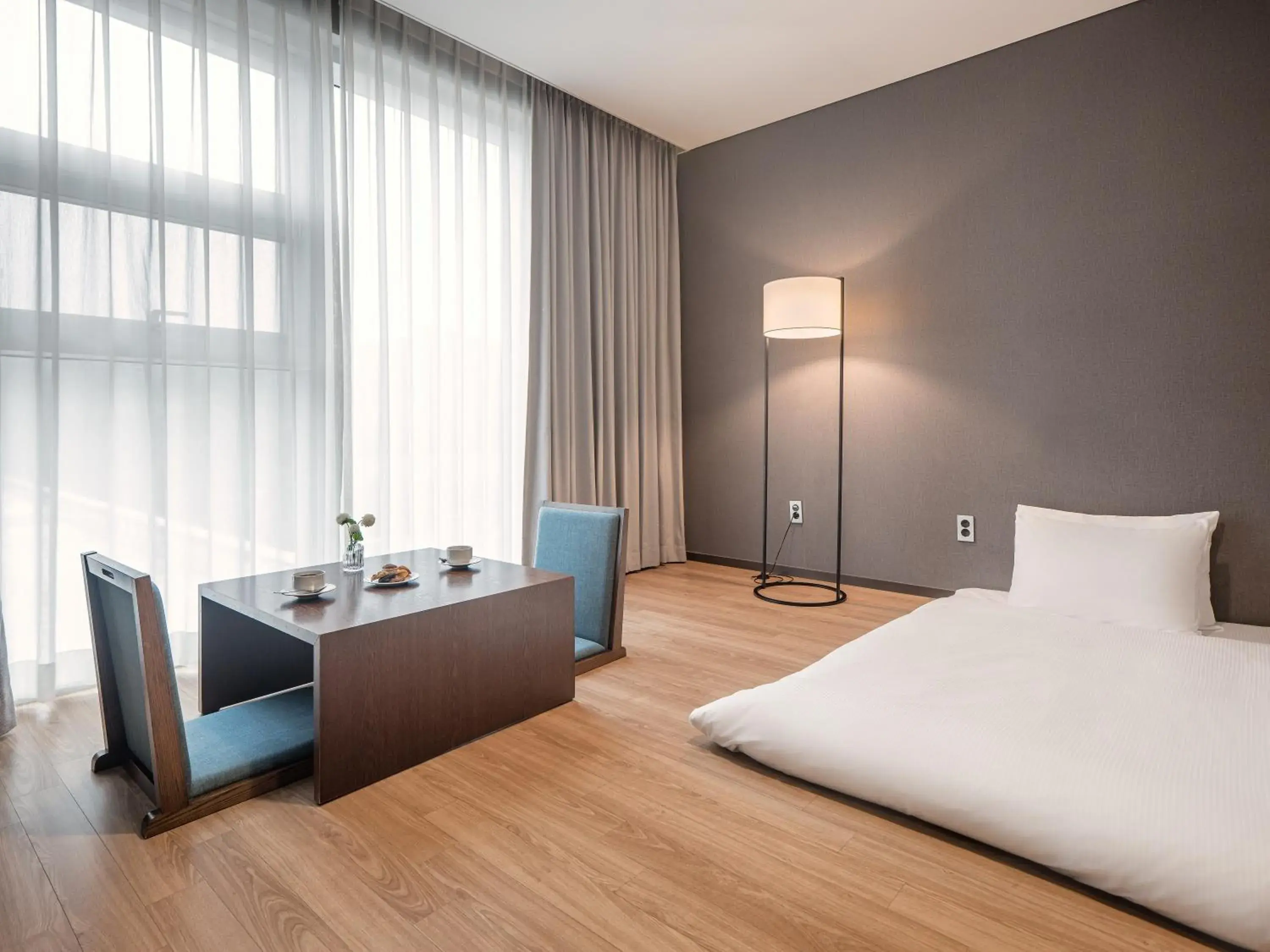 Photo of the whole room, Bed in Hotel Tops 10 Photo of the whole room, Bed in Hotel Tops 10