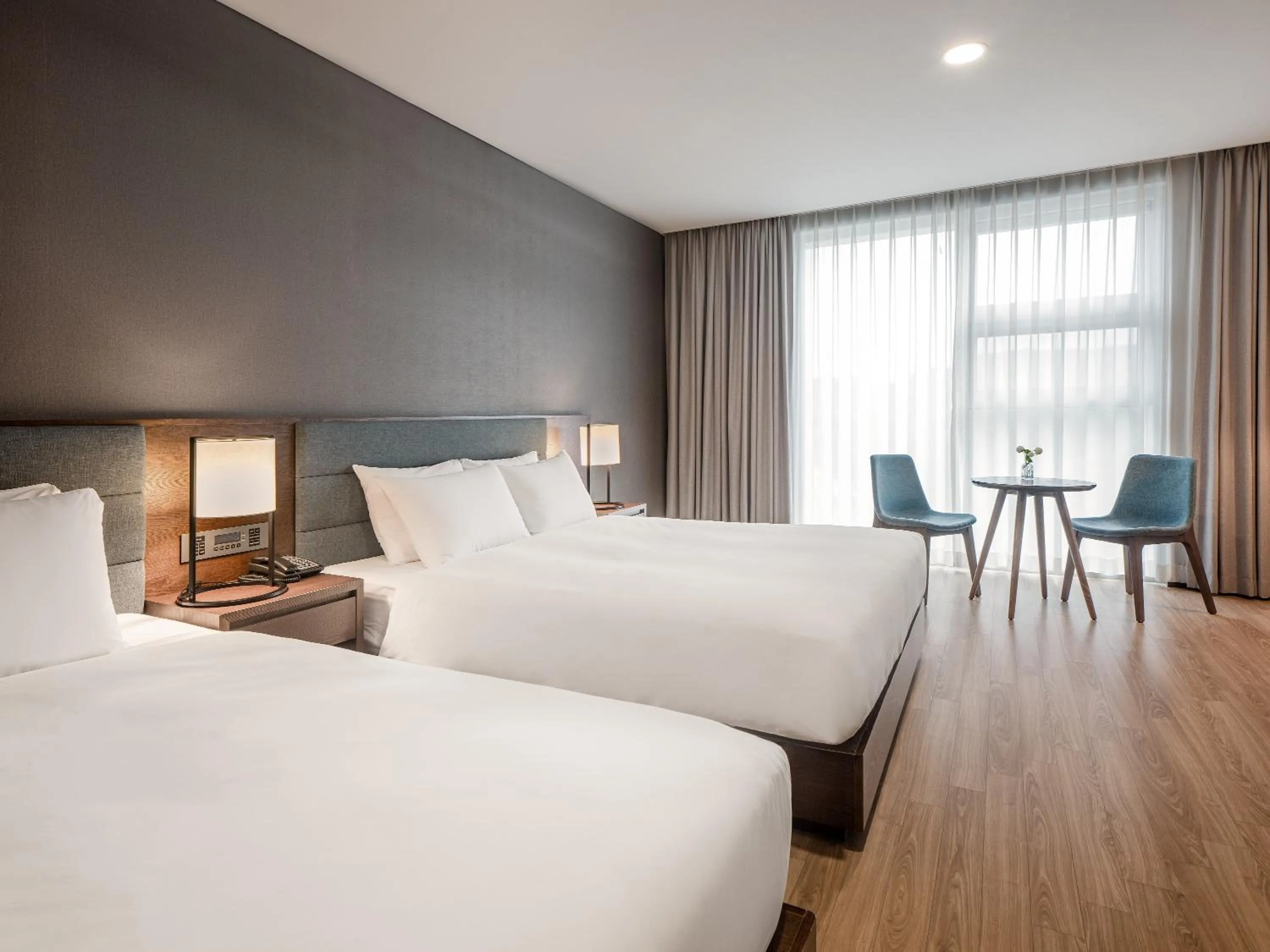 Photo of the whole room, Bed in Hotel Tops 10