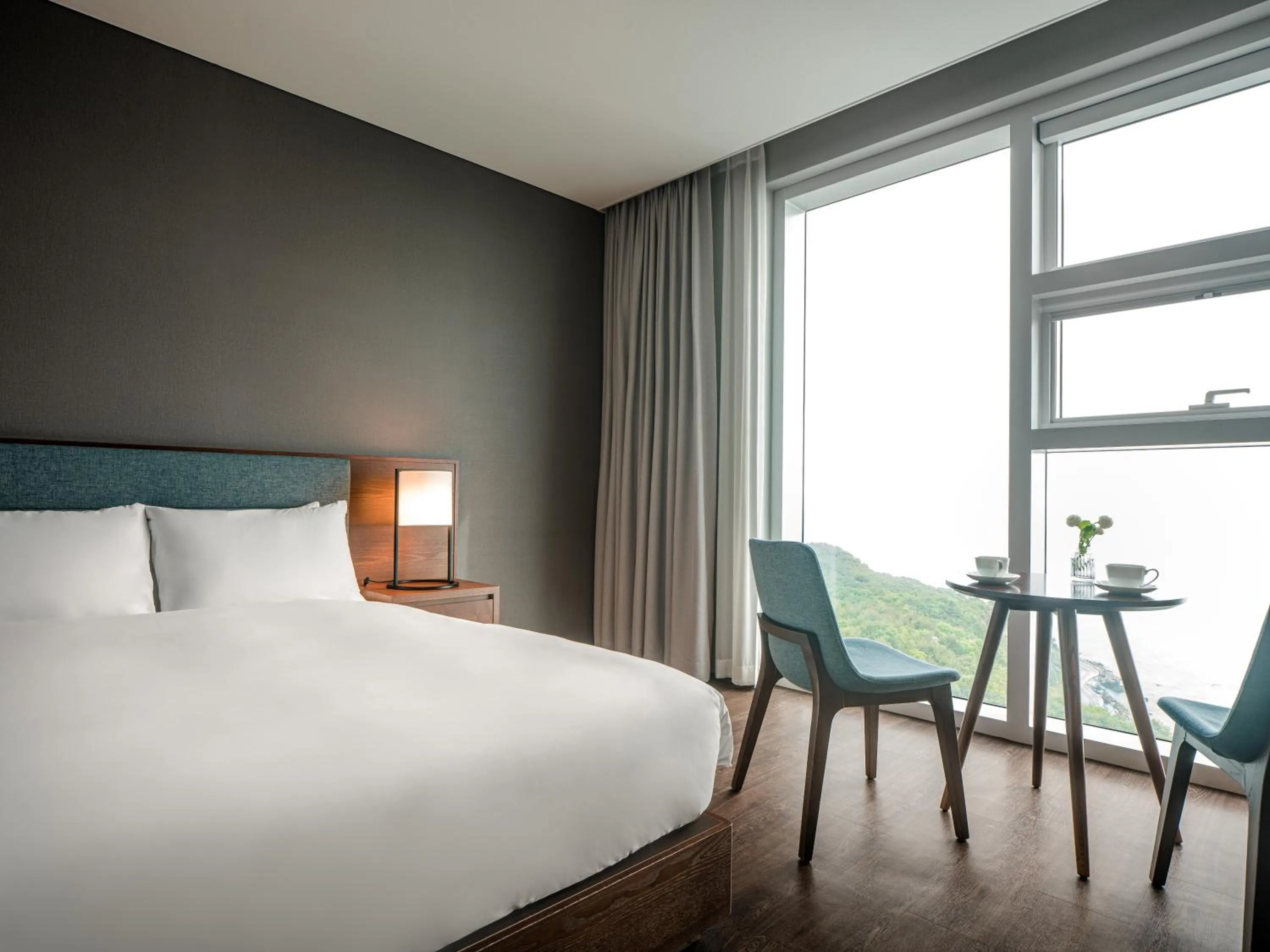 Bed in Hotel Tops 10