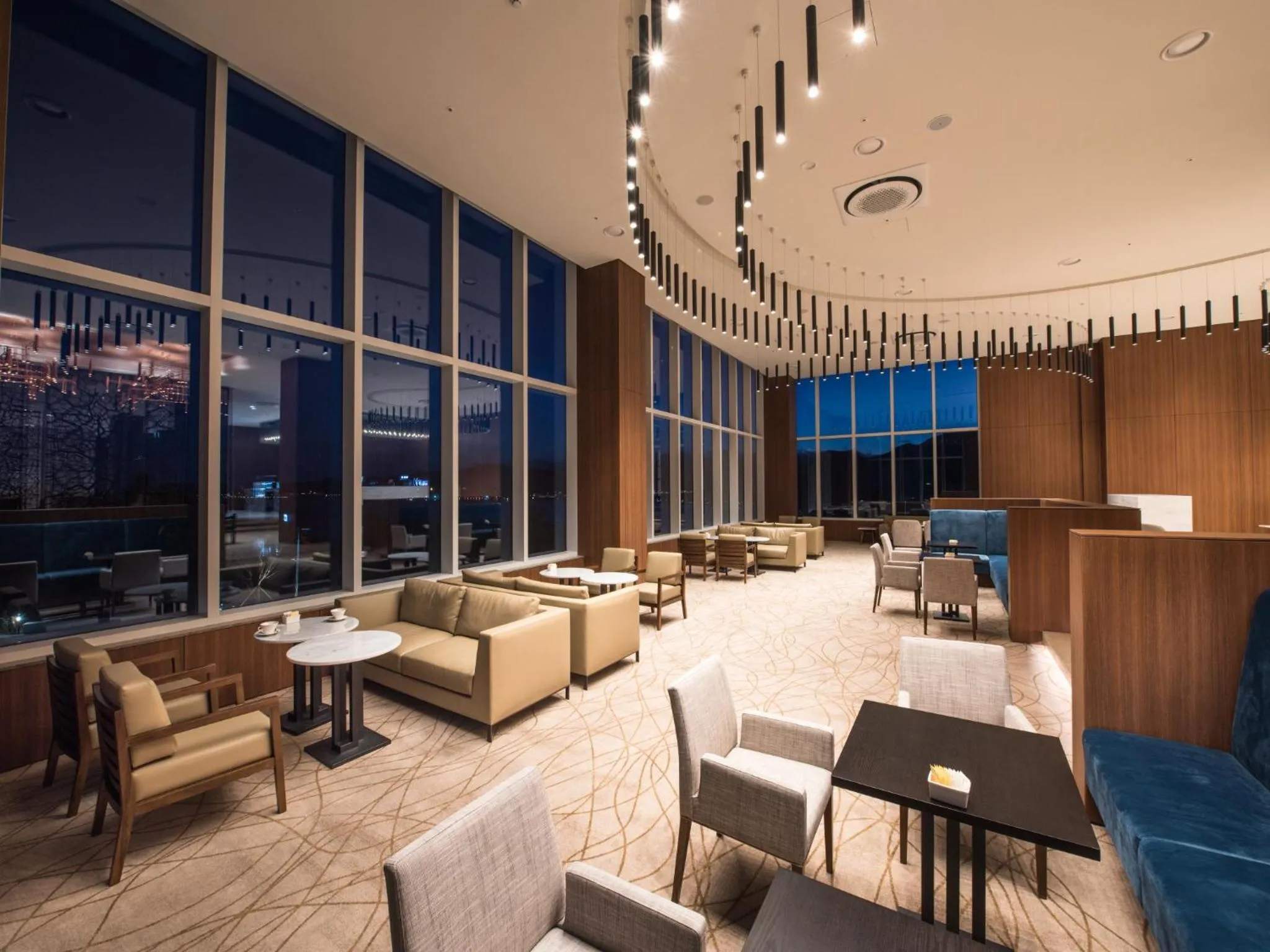 Restaurant/places to eat in Hotel Tops 10