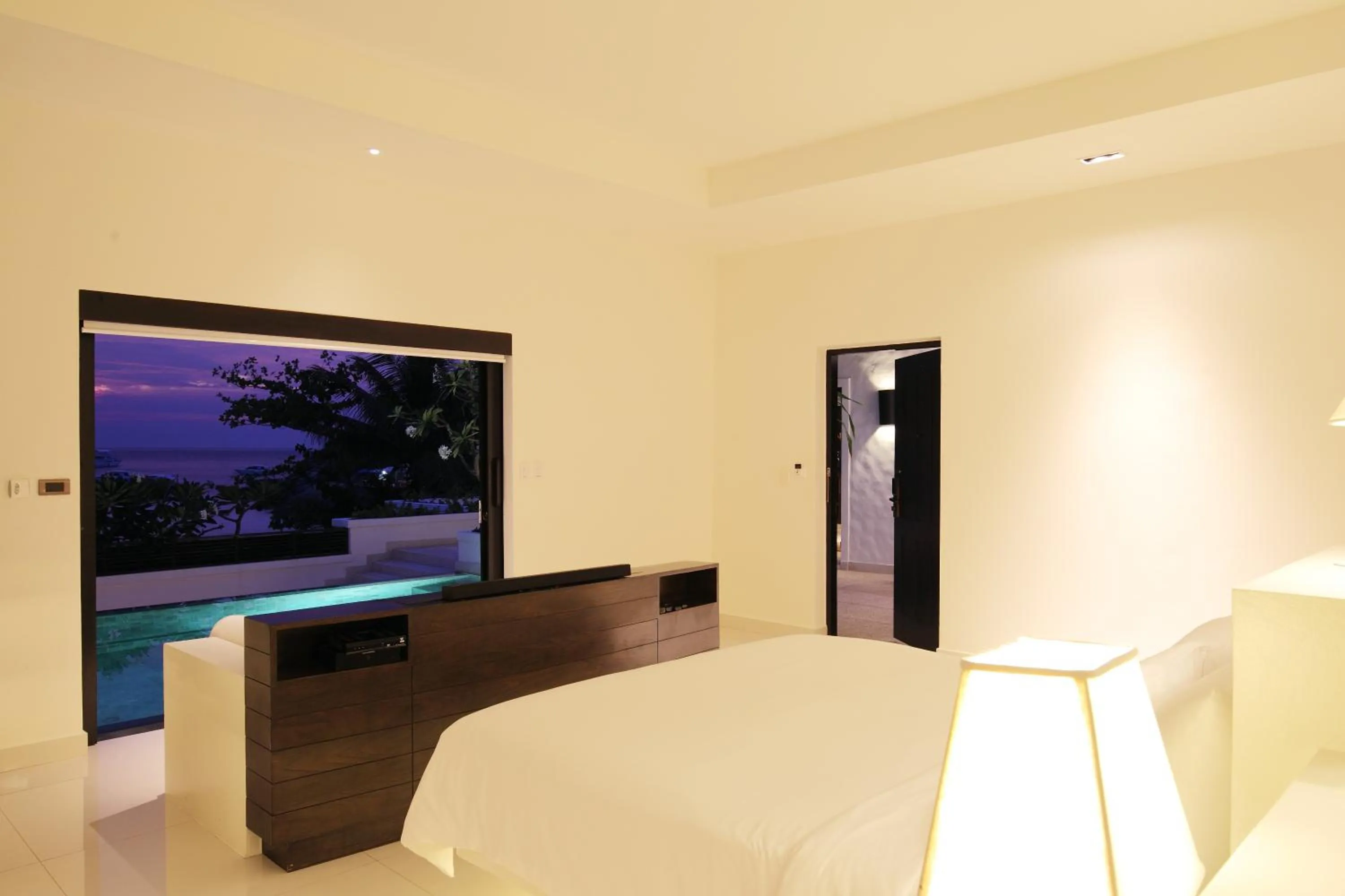 TV and multimedia, Bed in The Racha