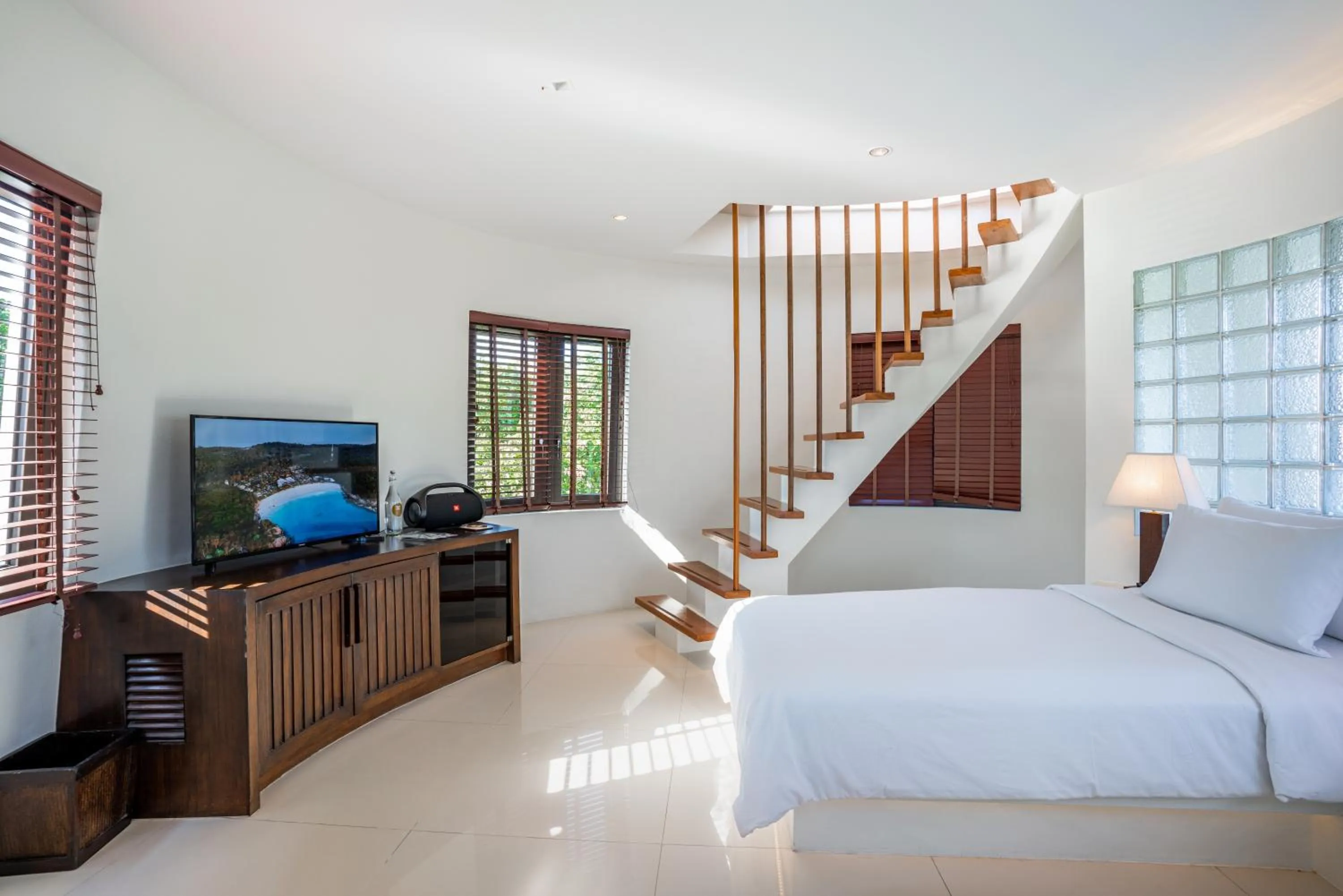 Bedroom, Bed in The Racha